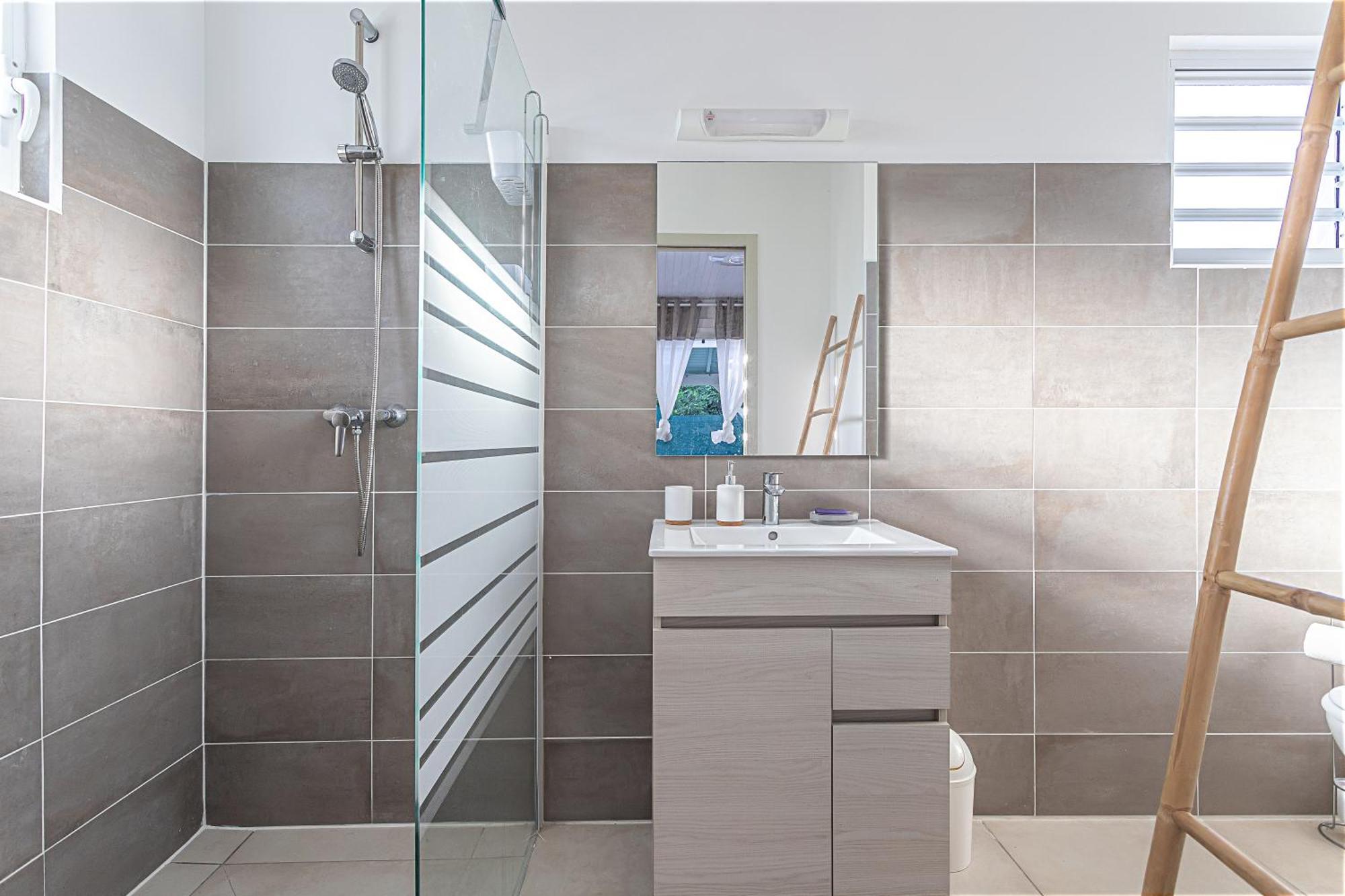 Magnifique Et Jacuzzi Au Coeur Des Plages Holiday home Le Moule