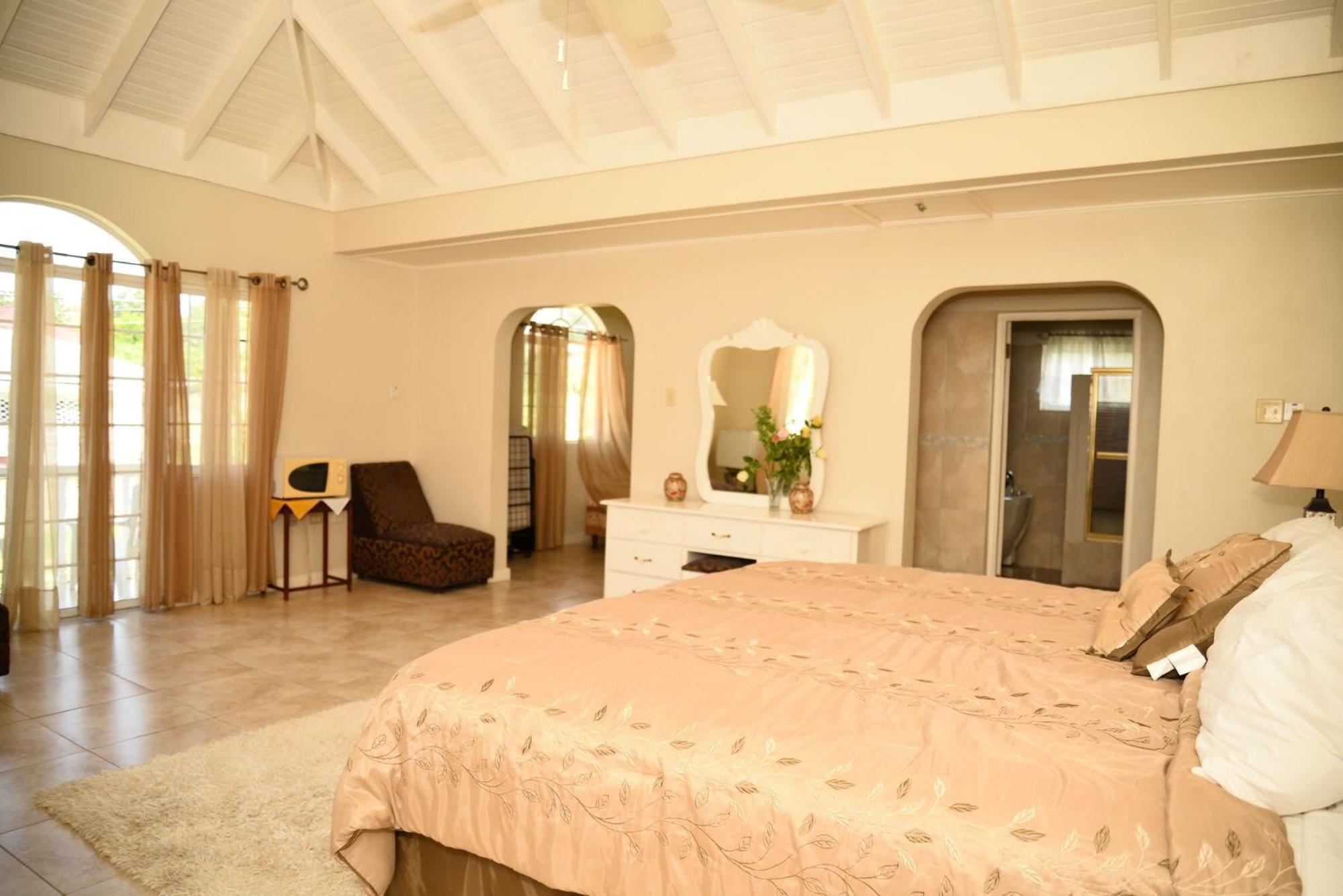 Retreat Guest house 4*