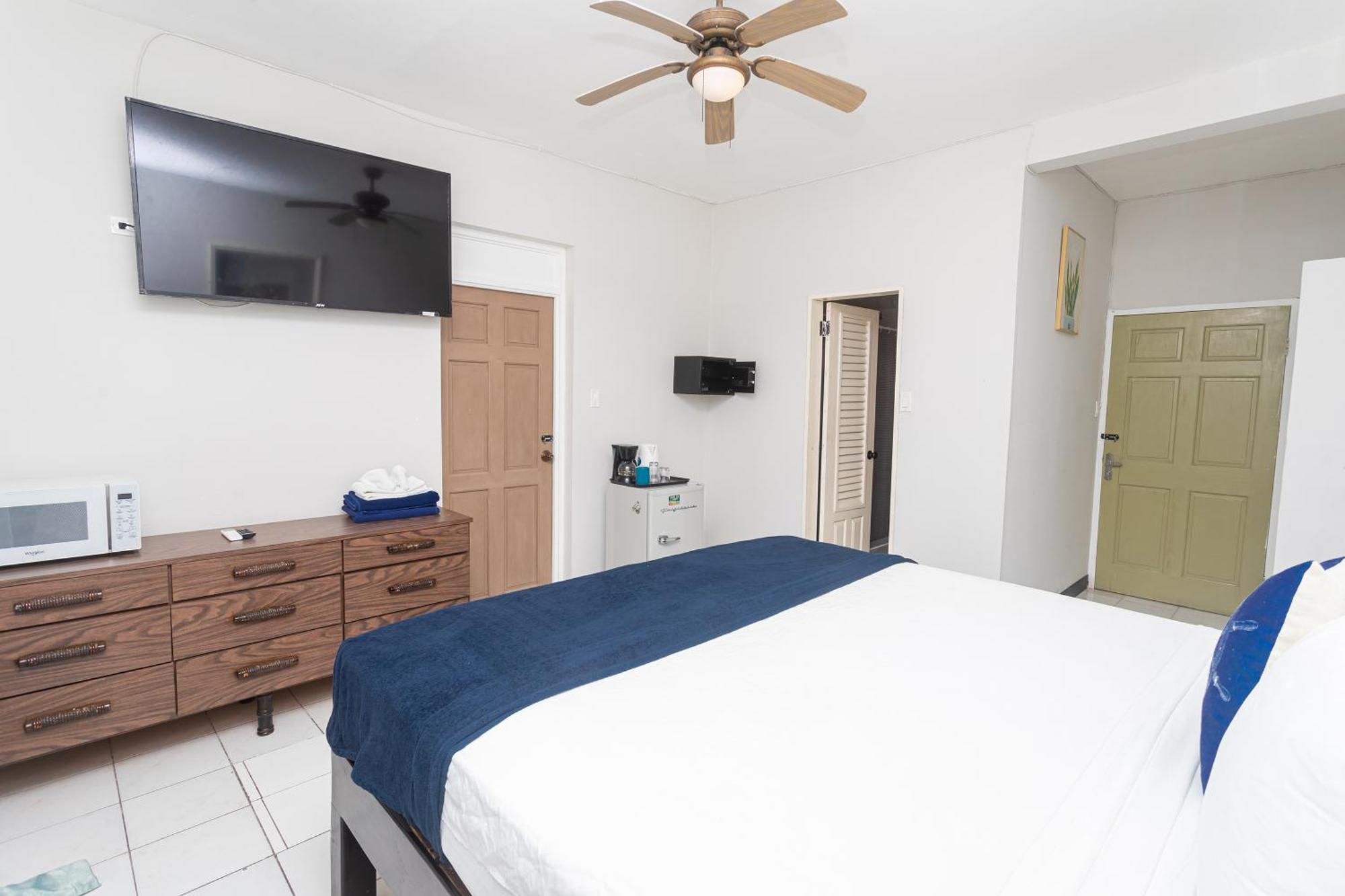 Caribic House Hotel 2*