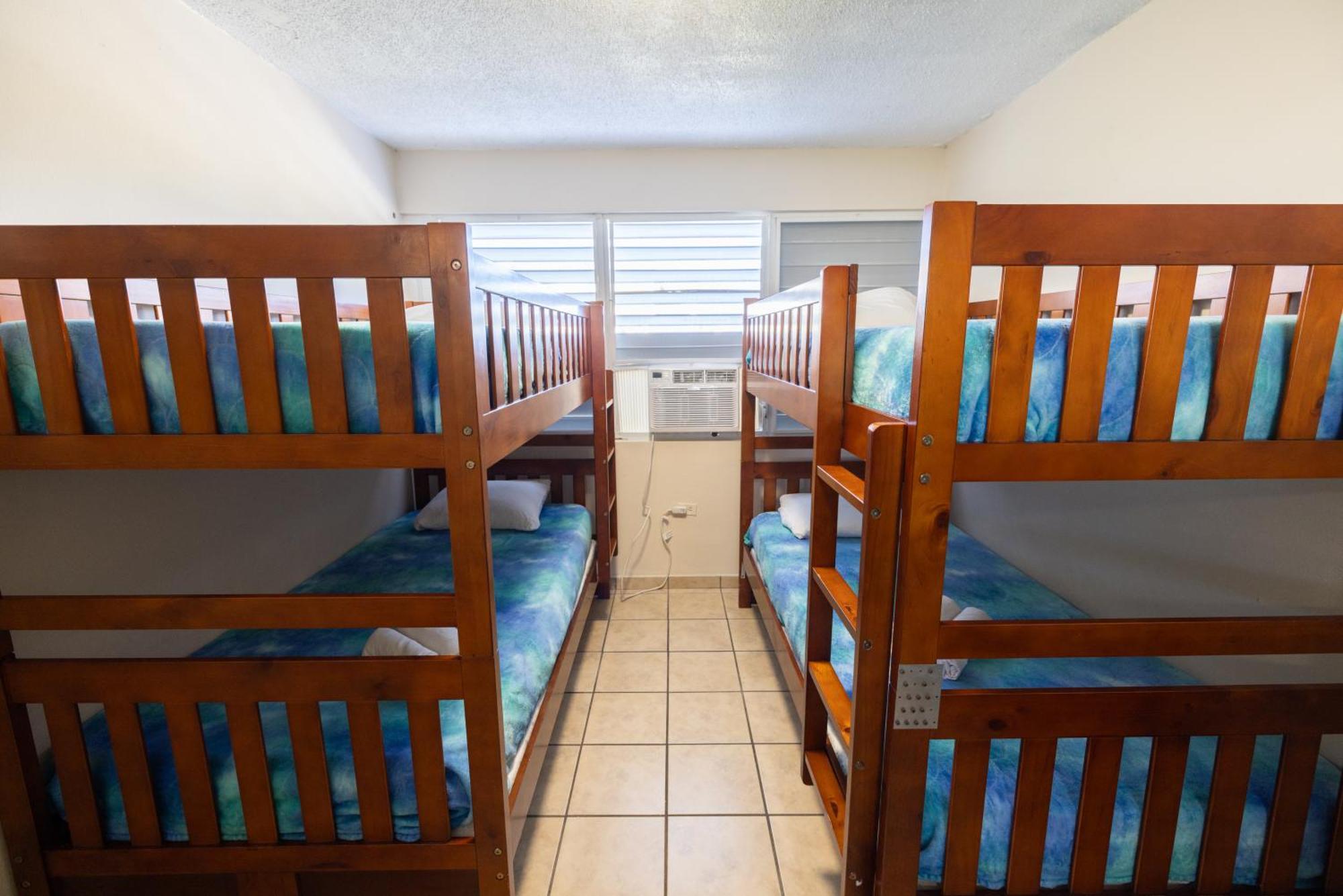 Montones C-3 Apartment *