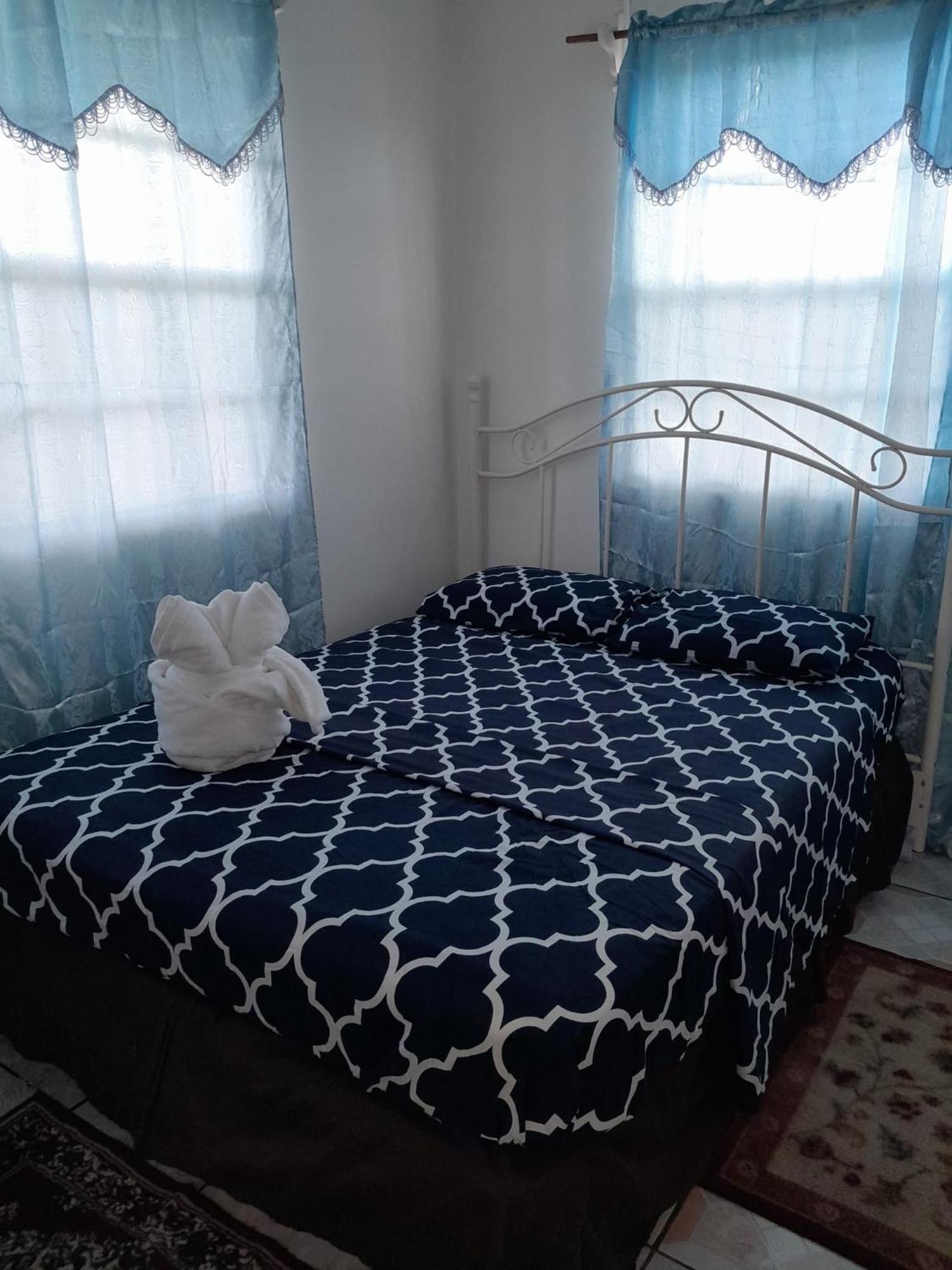 Beverley's Guest House, Guest house Nevis