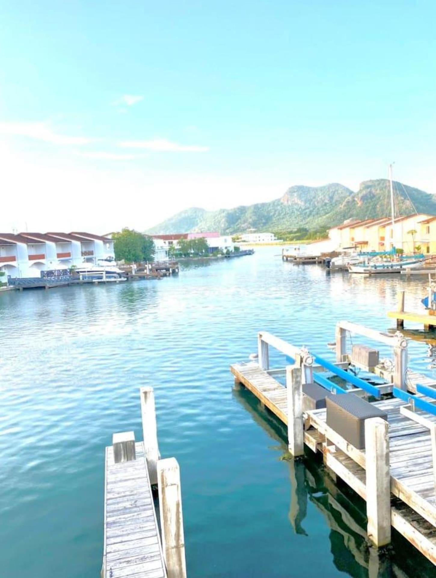 Villa Waterfront South Finger 227 *