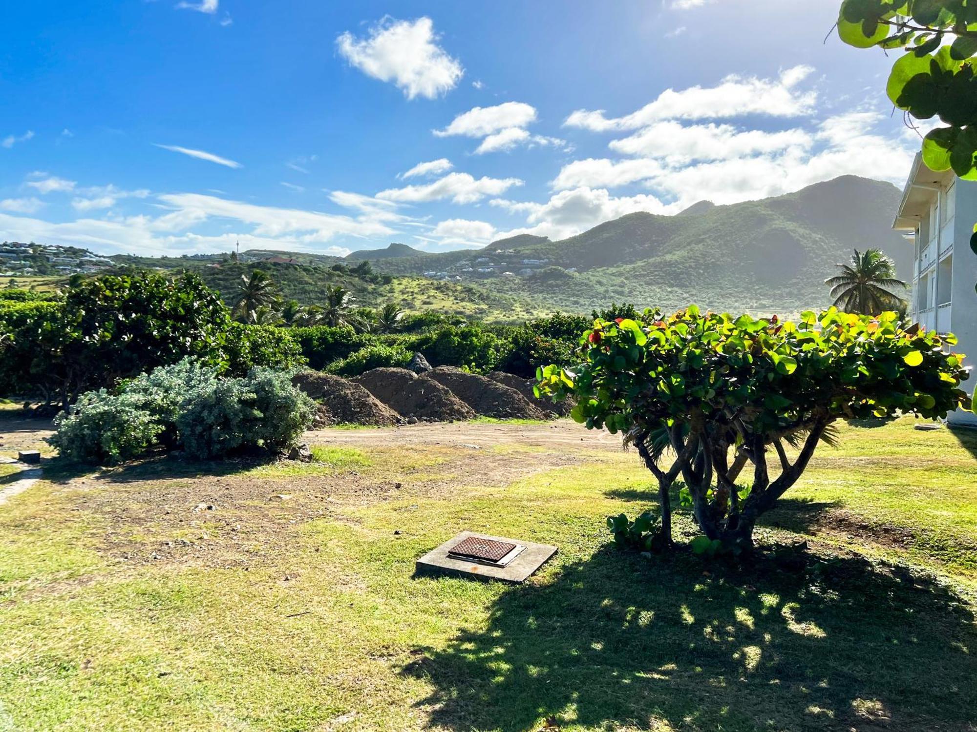 Front Line Unit 520 Ft2 - 48 M2, On Second Floor, Stunning Ocean View Cul de Sac