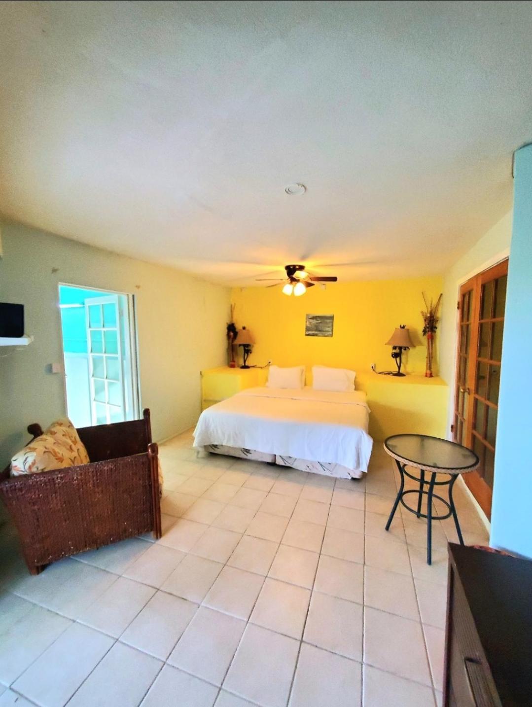 Beachfront Cozy * Gros Islet