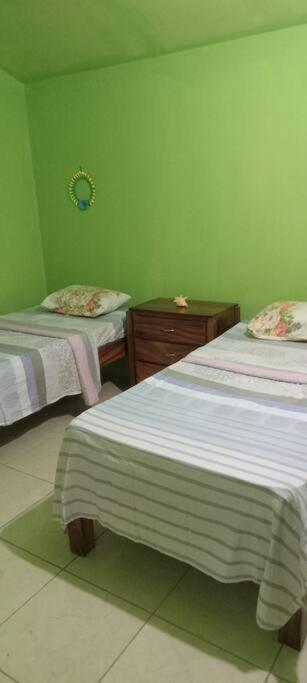 Cheerful 2-Bedroom Home In Falmouth Garden Casa de hóspedes