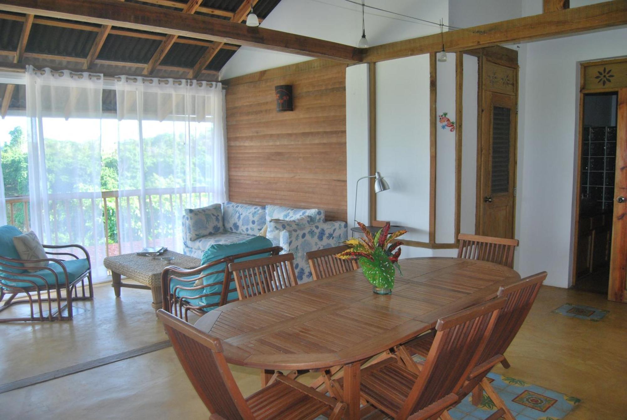Lodge Clave
