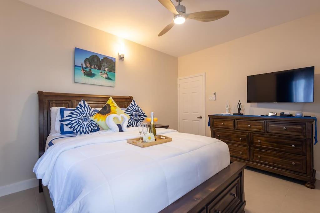 Welcome To Our Ocean View Villa! Lucea