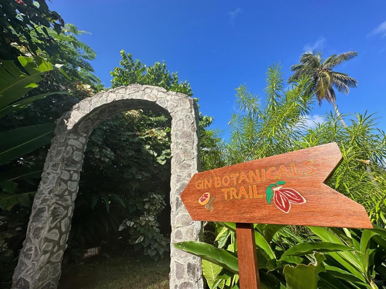Sea Cliff Eco-cottages & Gin Distillery Calibishie