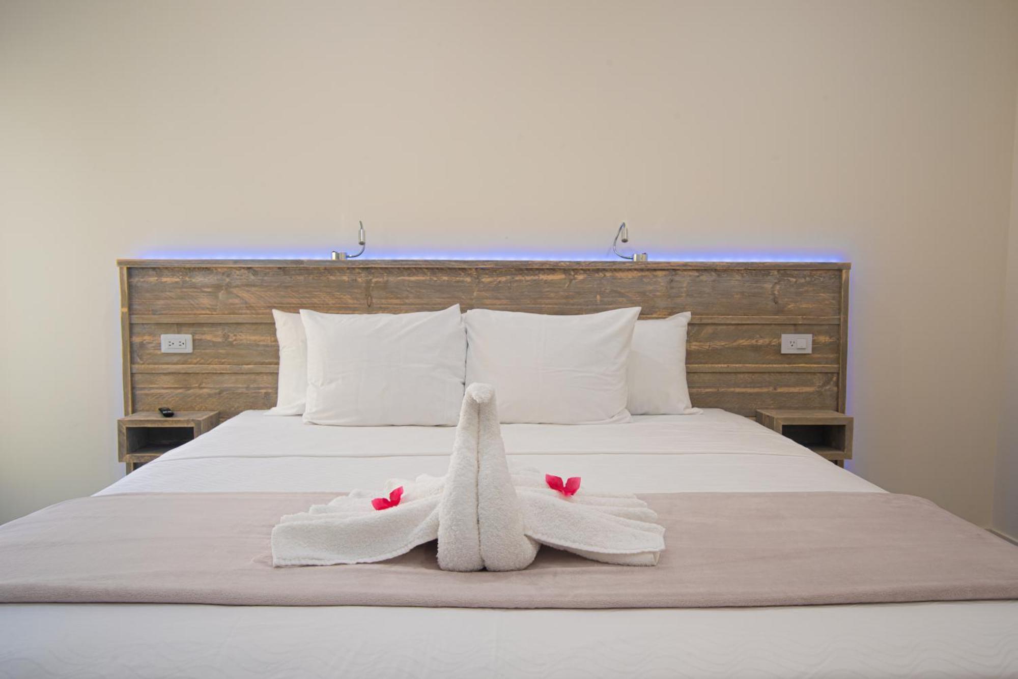 The Cove - Condo Hotel - Palm Beach Strip