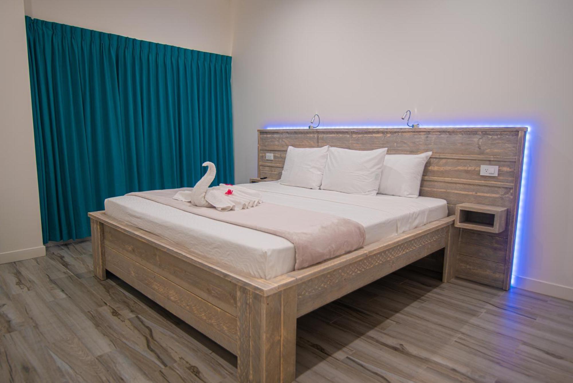 The Cove - Condo Hotel - Palm Beach Strip 5* Palm Beach