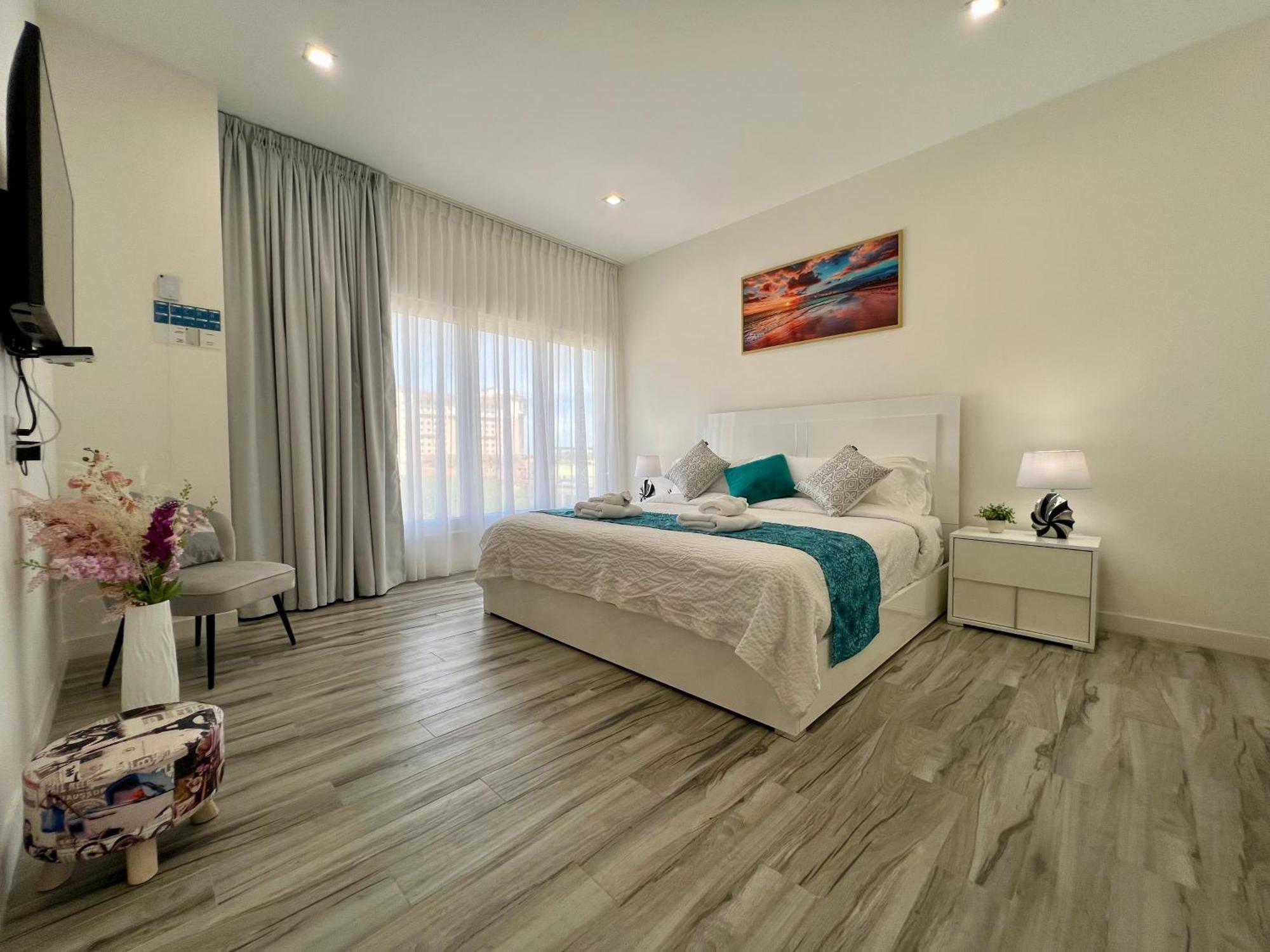 The Cove - Condo Hotel - Palm Beach Strip 5*