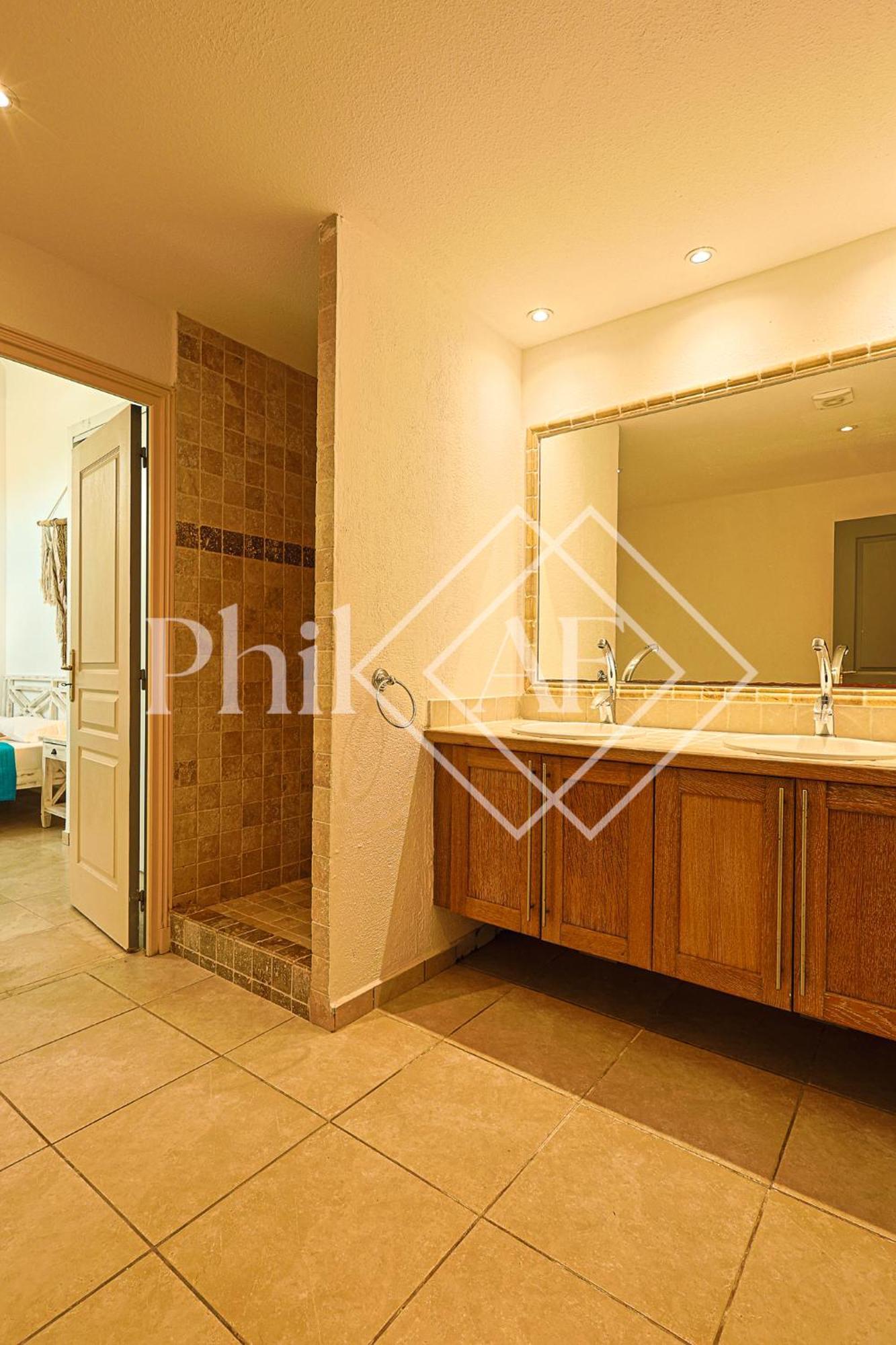 Apartment 5 Bed-rooms Beach-front Duplex Of 189 M2 At Orient Colombier