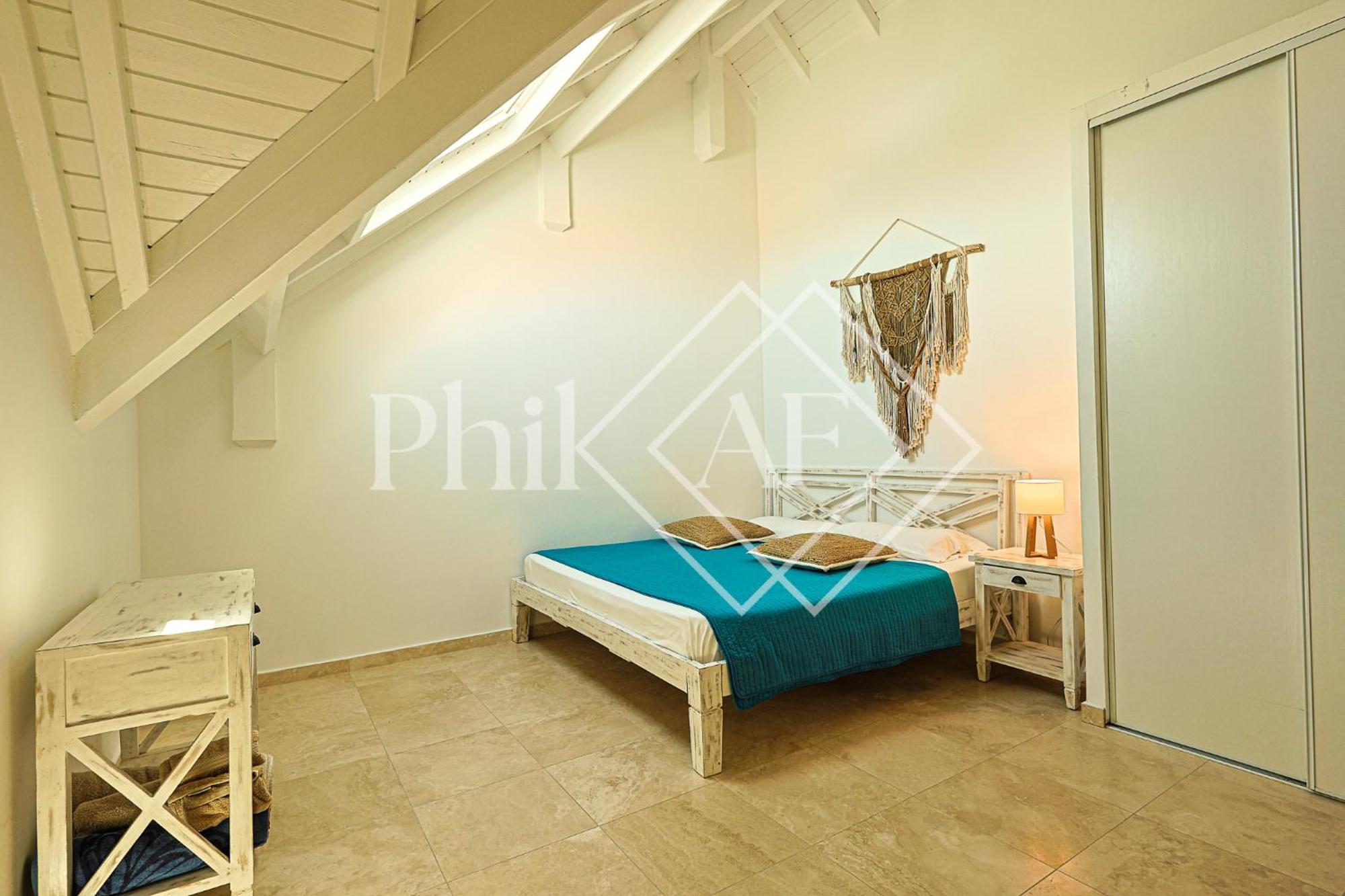5 Bed-rooms Beach-front Duplex Of 189 M2 At Orient * Colombier