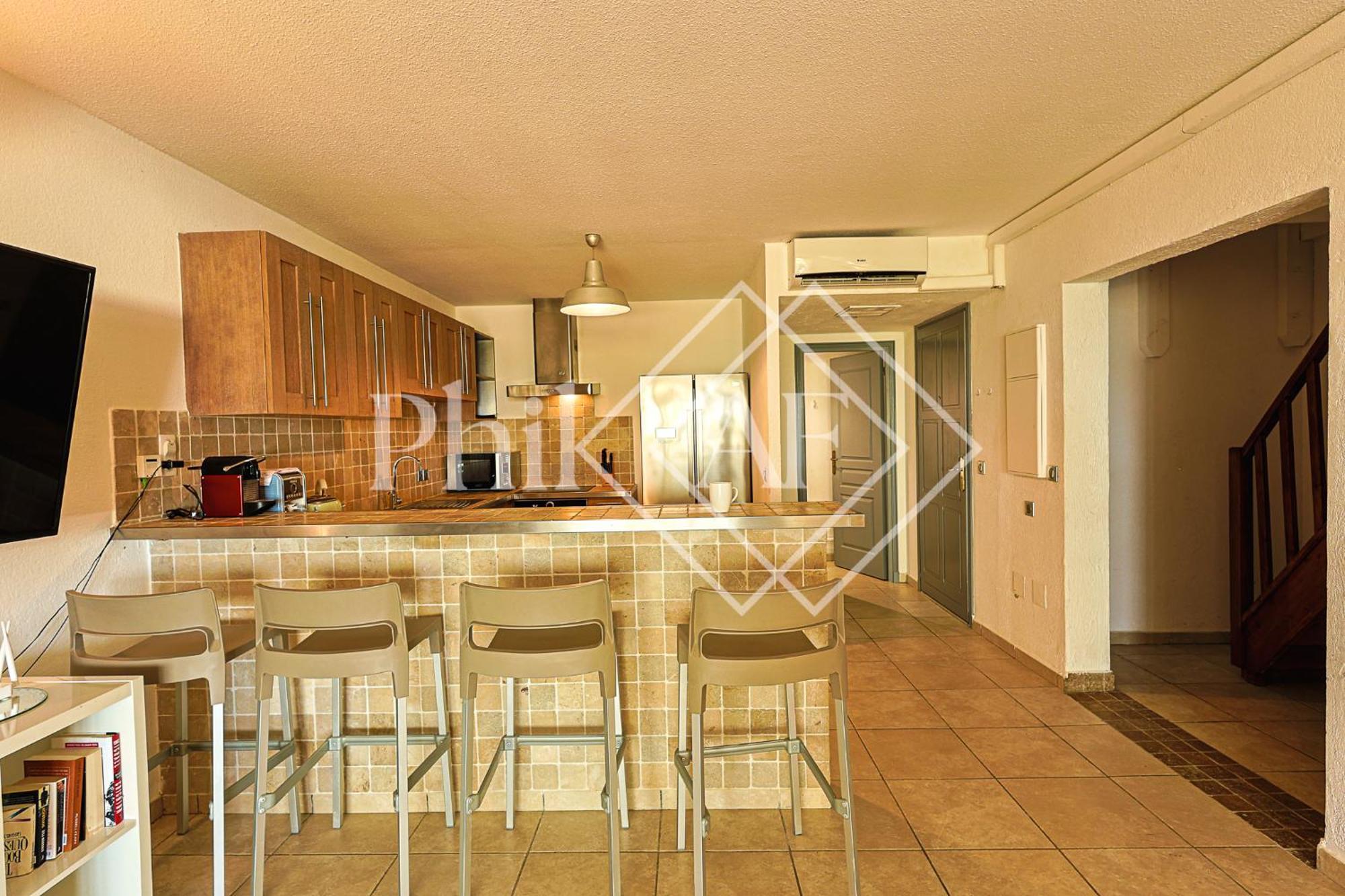 5 Bed-rooms Beach-front Duplex Of 189 M2 At Orient Apartment