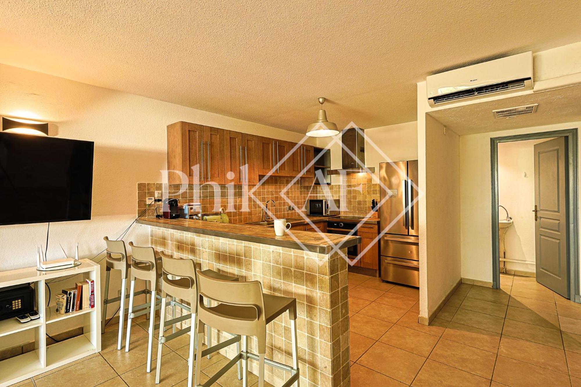 5 Bed-rooms Beach-front Duplex Of 189 M2 At Orient