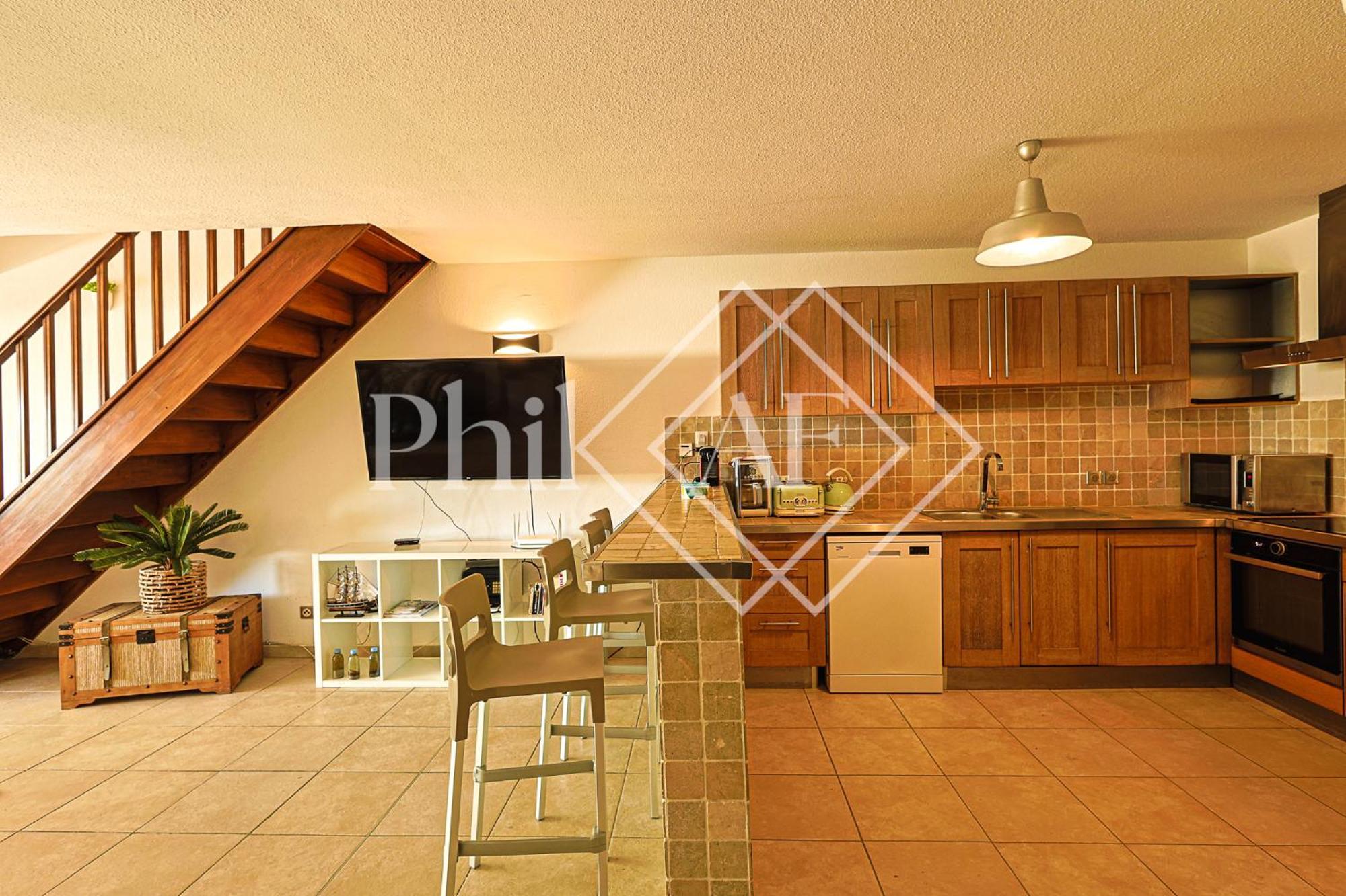 5 Bed-rooms Beach-front Duplex Of 189 M2 At Orient *