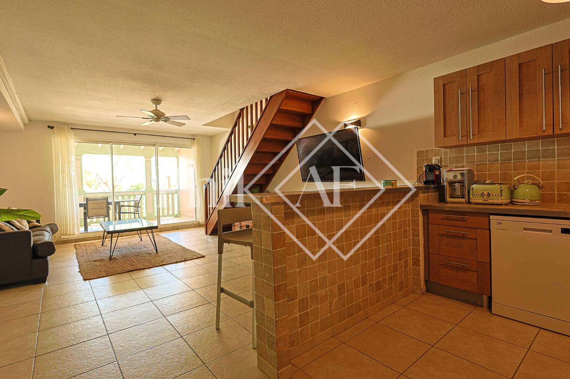 5 Bed-rooms Beach-front Duplex Of 189 M2 At Orient Apartment Colombier