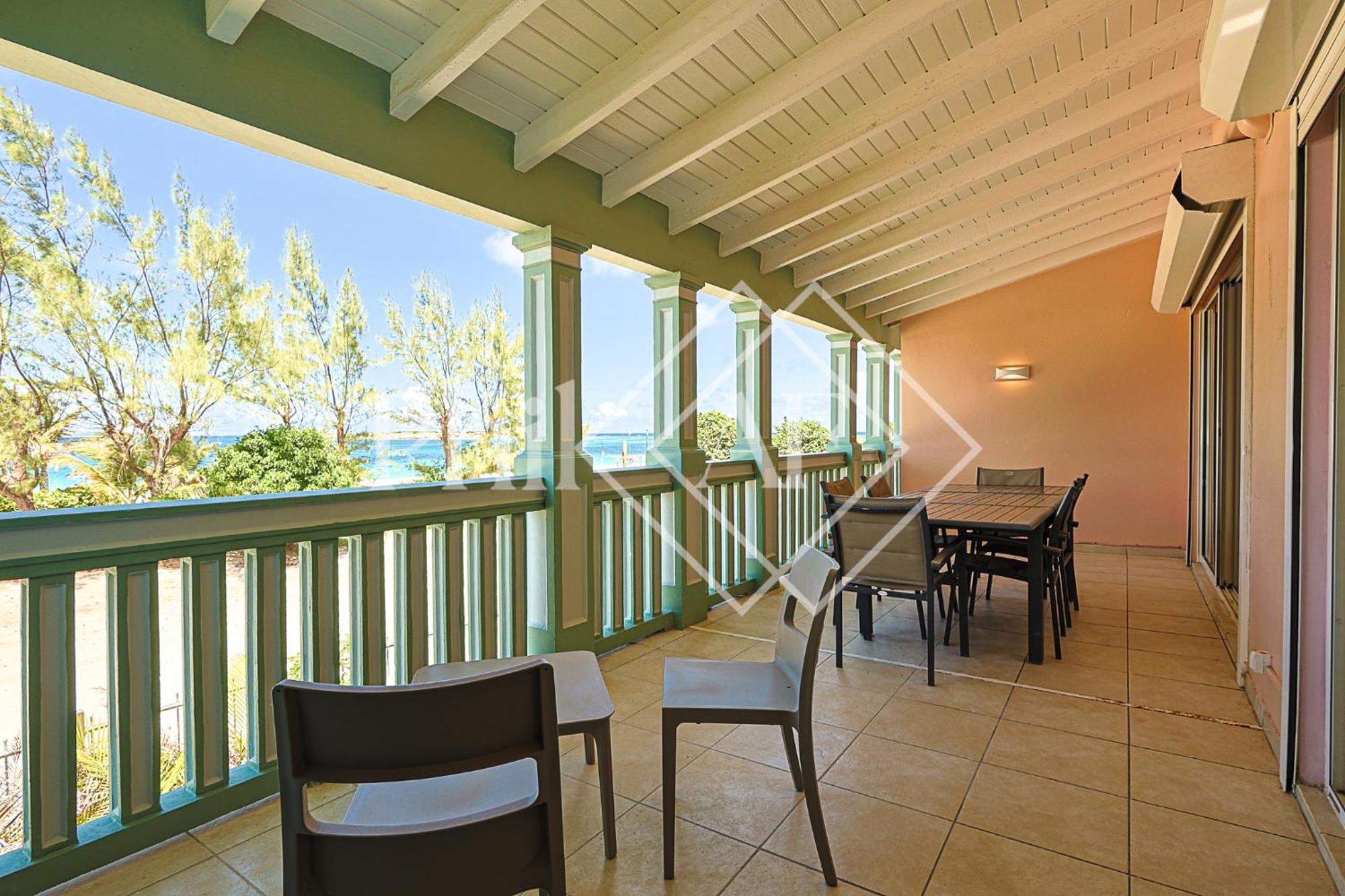 5 Bed-rooms Beach-front Duplex Of 189 M2 At Orient Apartment Colombier