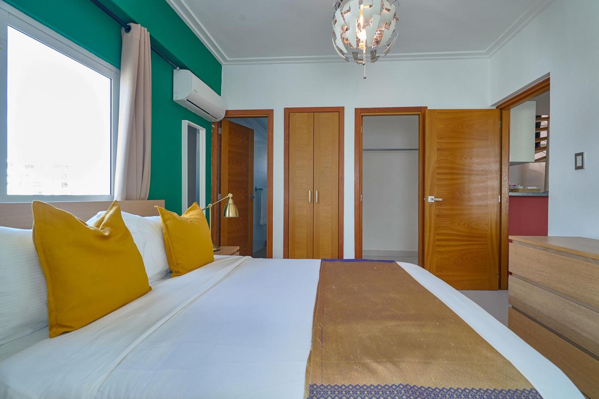 Park Tower Apartment *