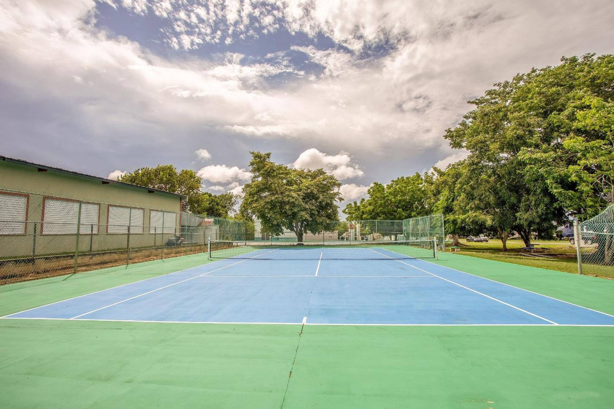 Raices Realty Villa: Puerto Rico; Centrica, Acogedora, Tropical, Playa, Piscina,a/c *