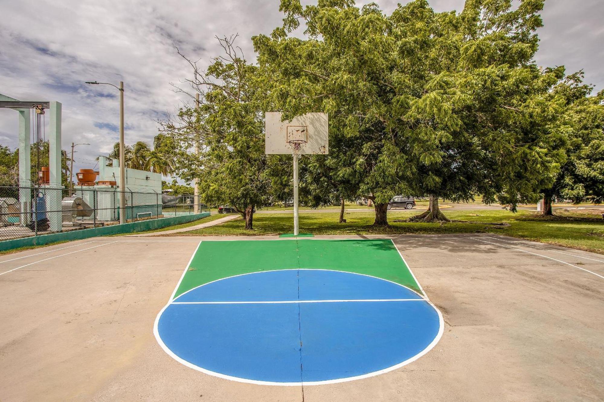 Raices Realty Villa: Puerto Rico; Centrica, Acogedora, Tropical, Playa, Piscina,a/c Holiday home Cabo Rojo