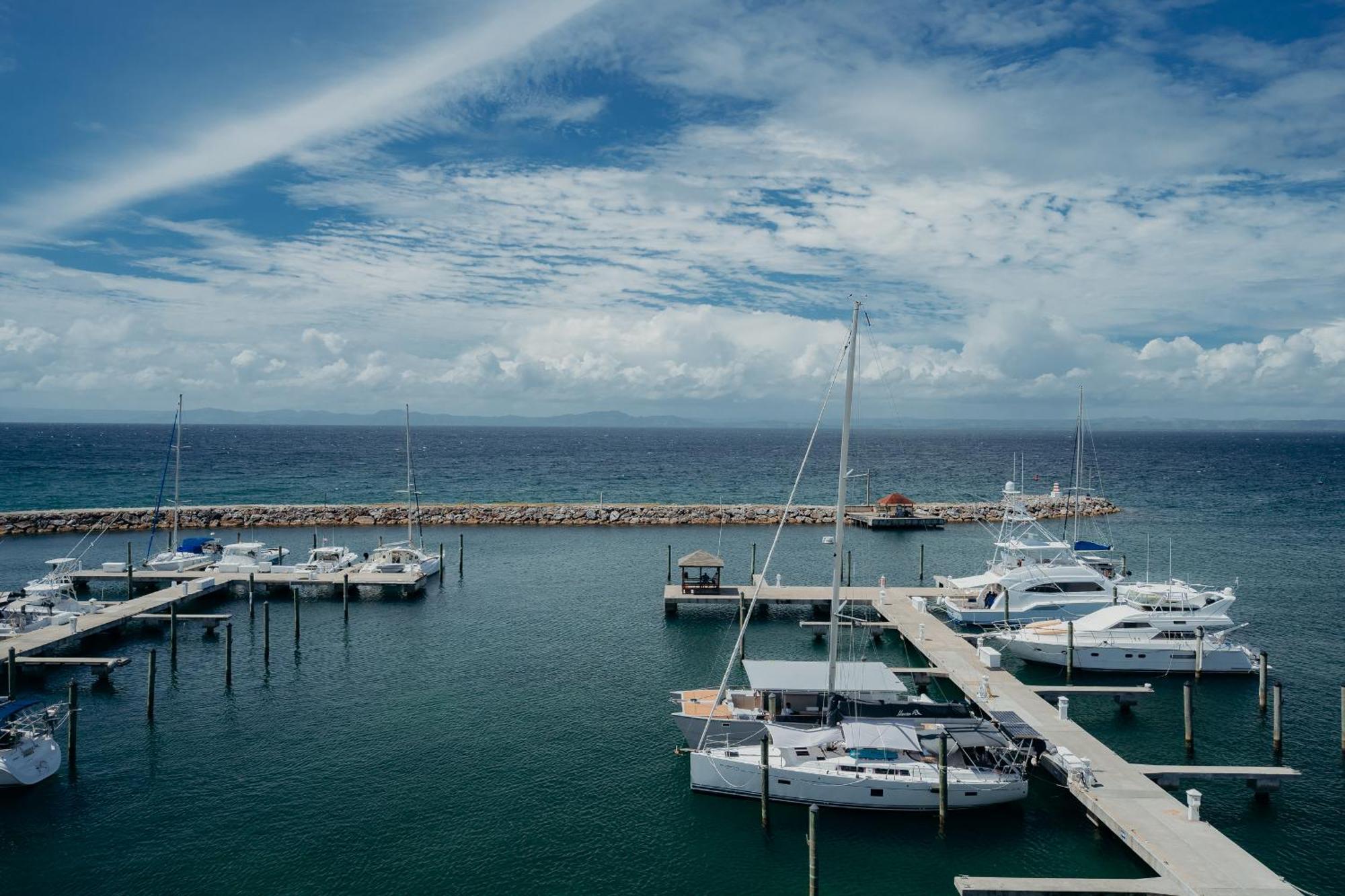 The Bannister & Yacht Club By Mint Hotel