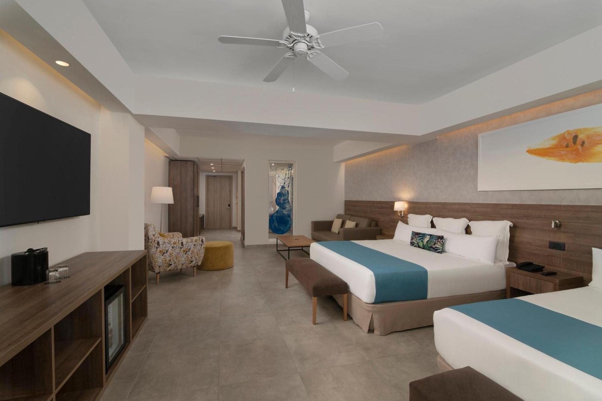 Resort Serenade &