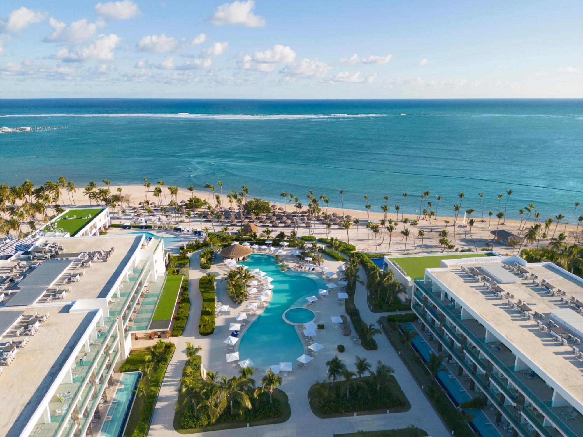 Resort Serenade &