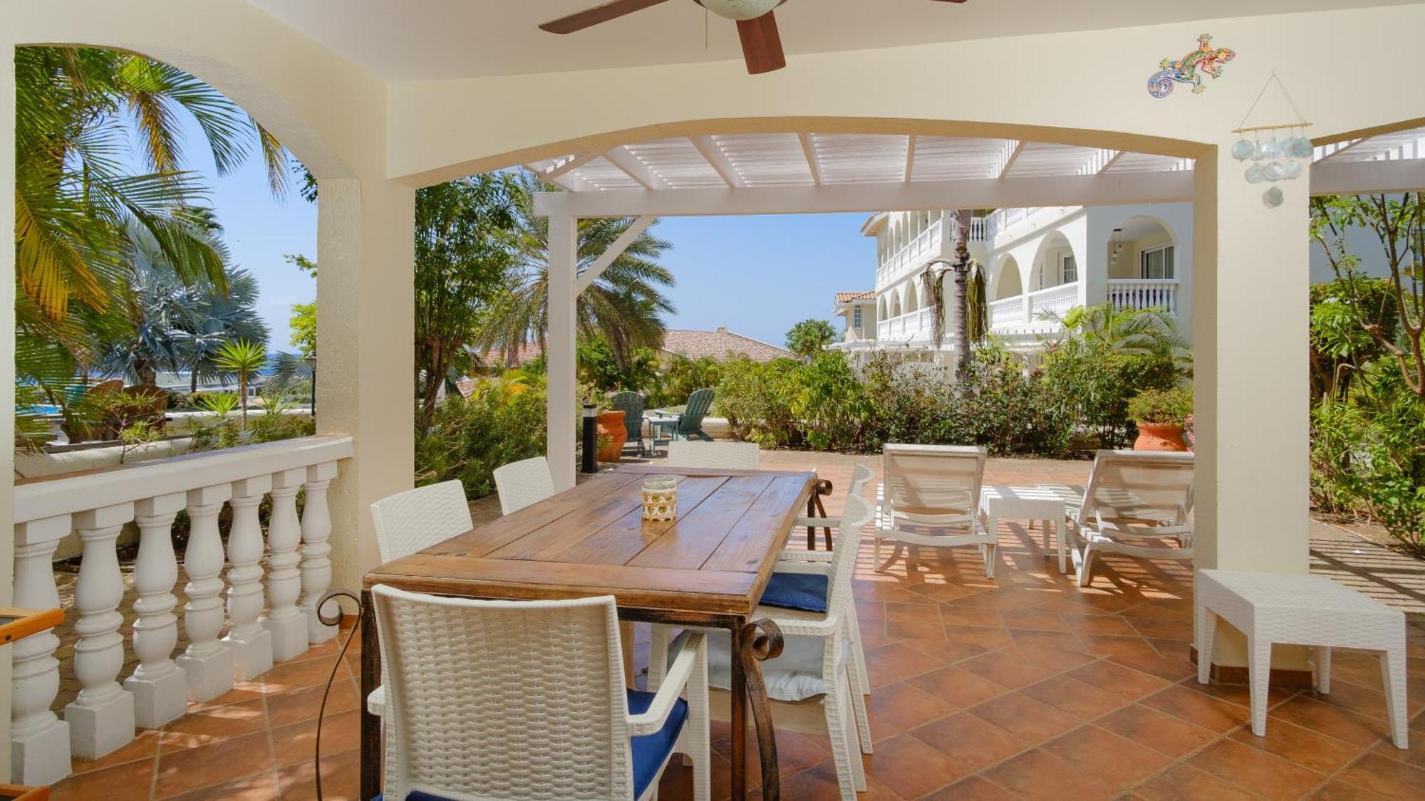 Casa Curacao Ocean Near Mambo Apartment *