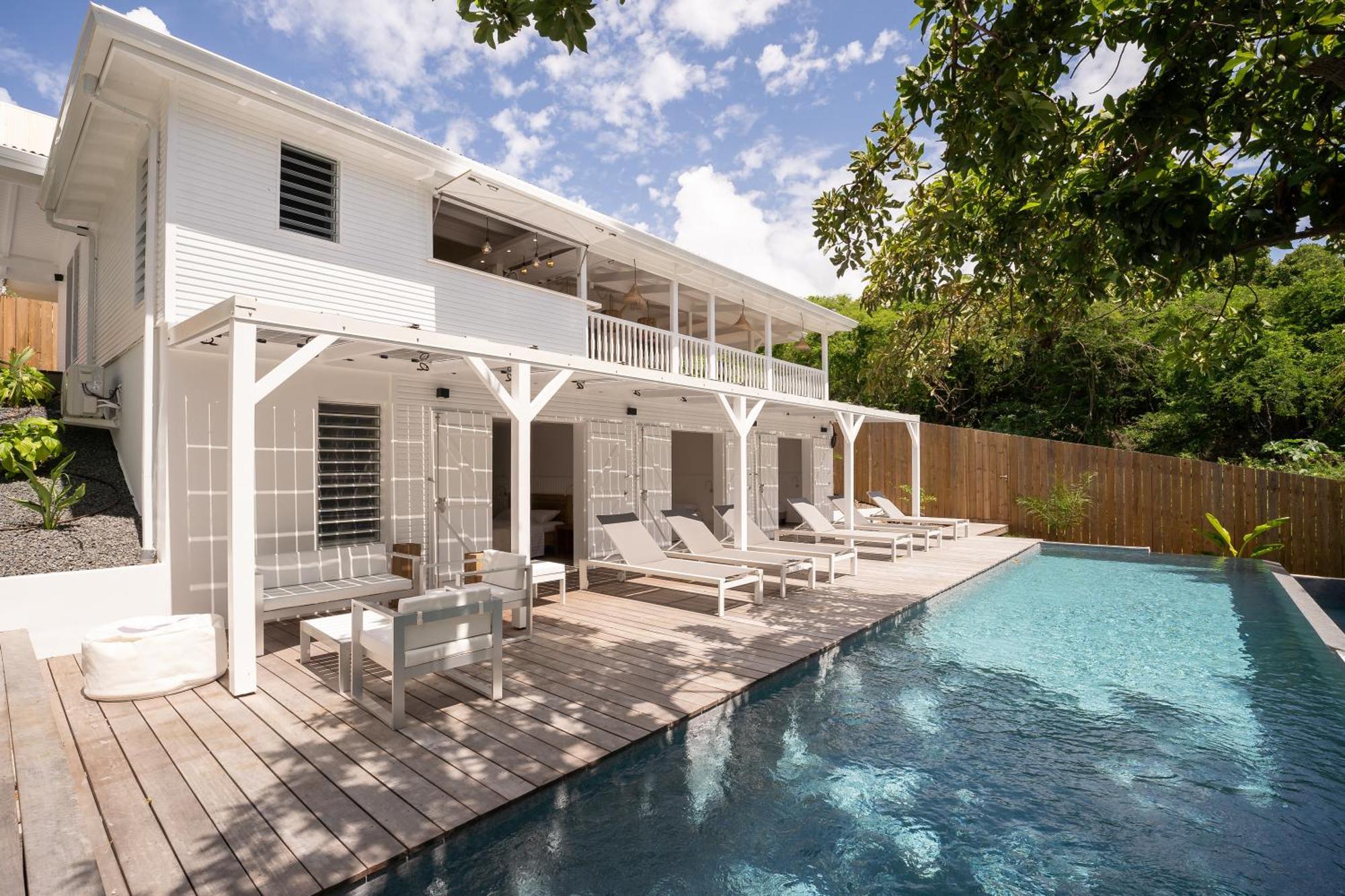- Piscine A Debordement & Villa Saint-Francois (Grande-Terre)