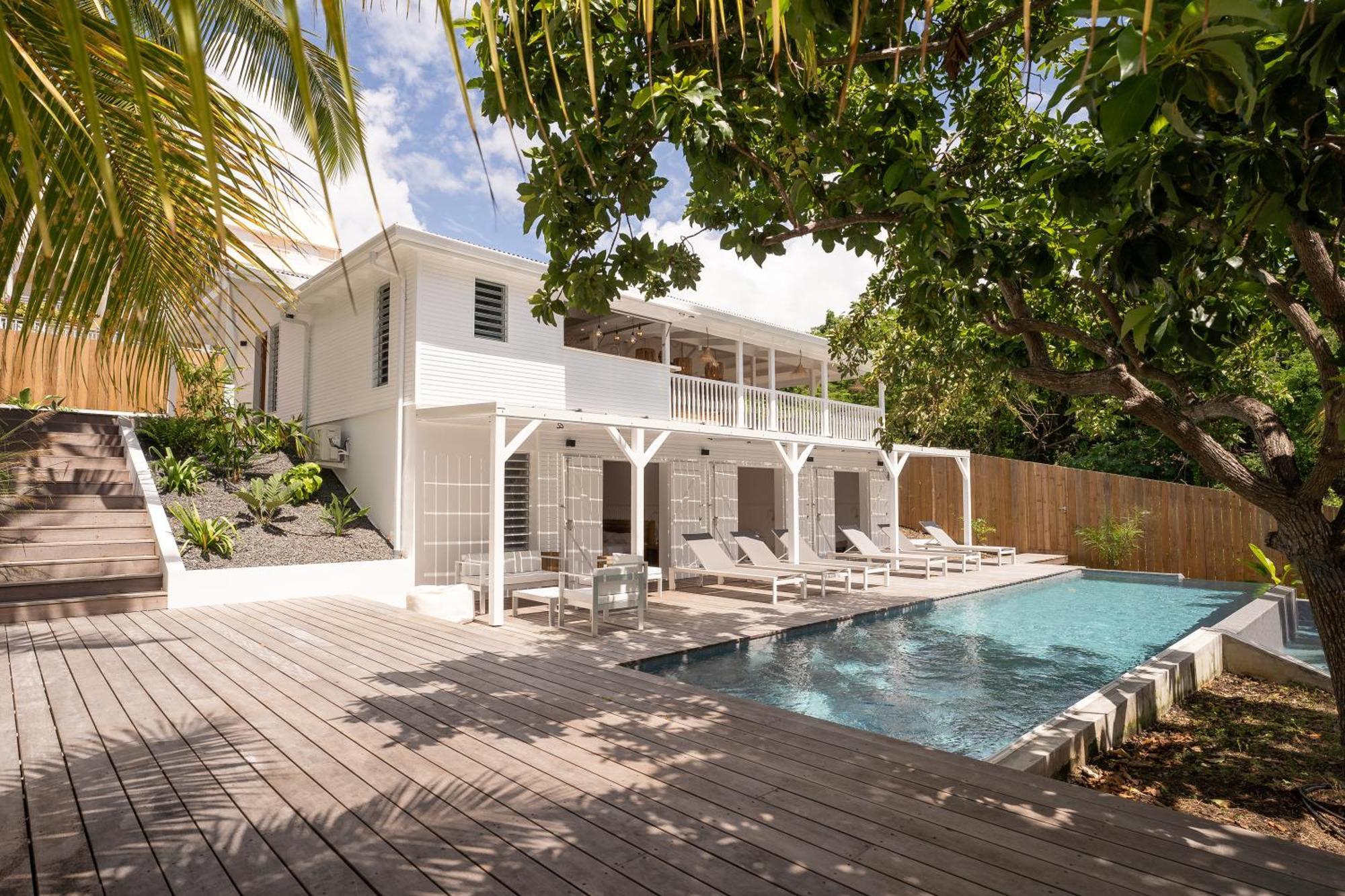 - Piscine A Debordement & Villa Saint-Francois (Grande-Terre)