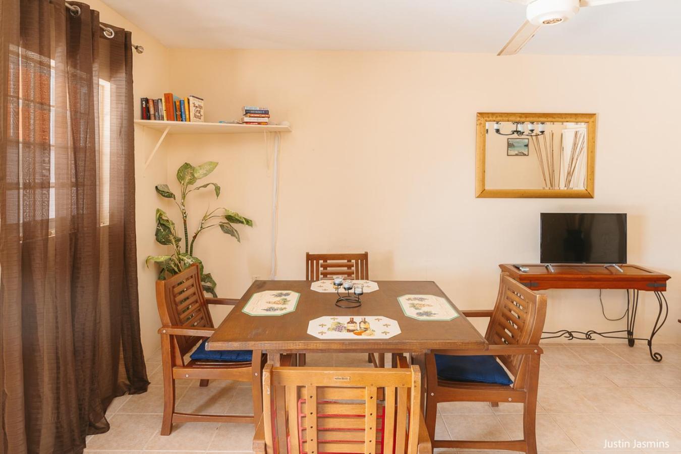Nos Krusero Apartment Westpunt