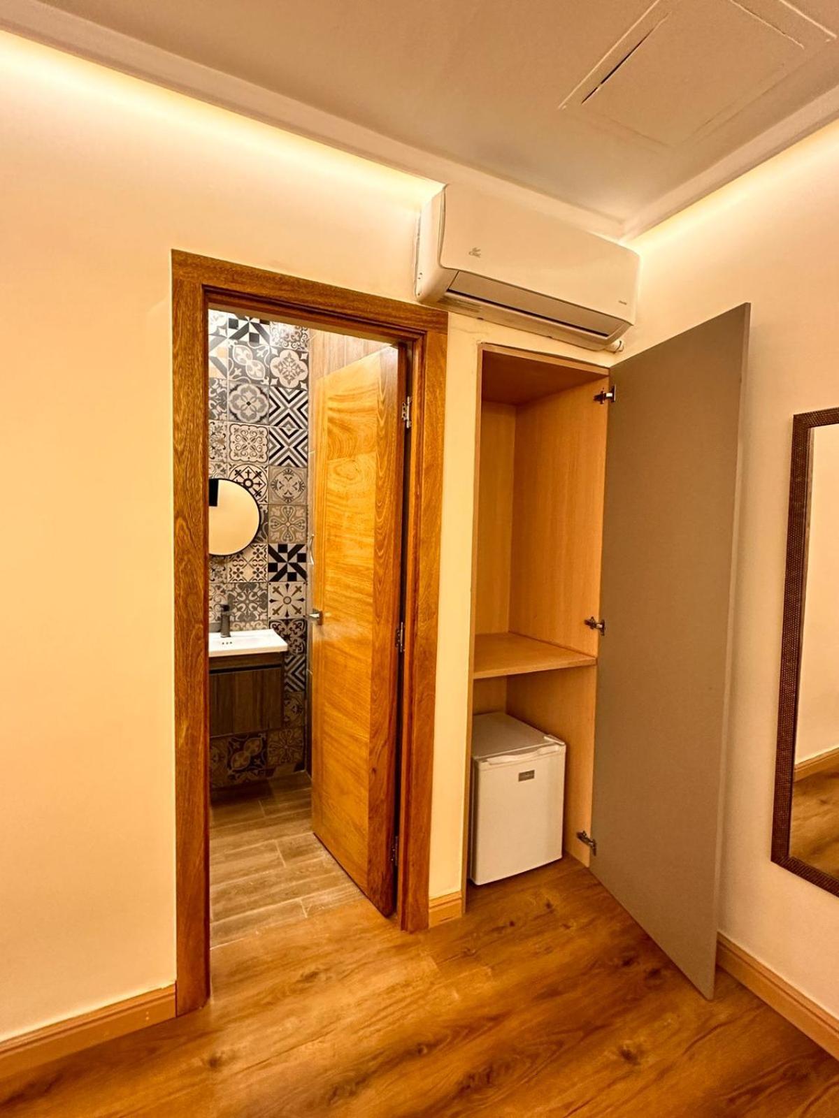 Hotel La Colonia 3*