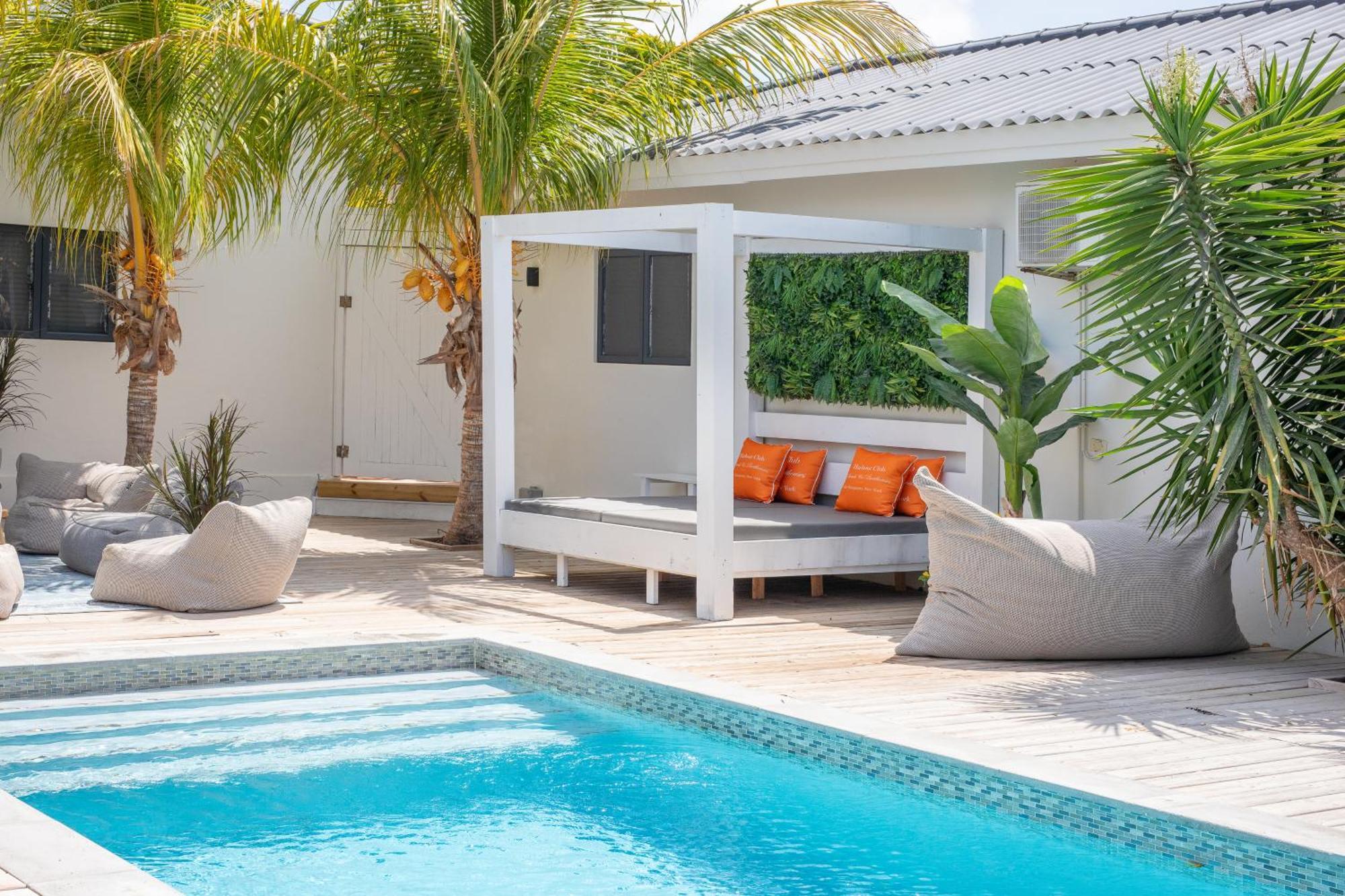 Zarza Villa