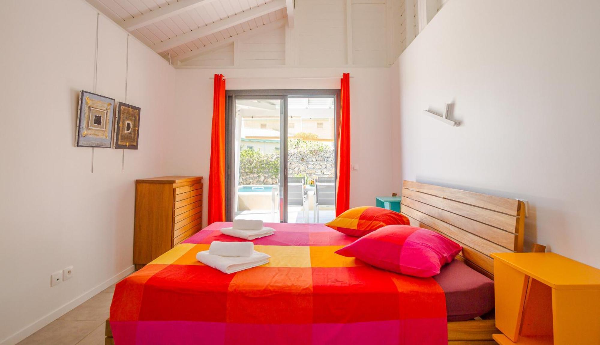 Iguane House & Micro Sainte-Anne (Grande-Terre)