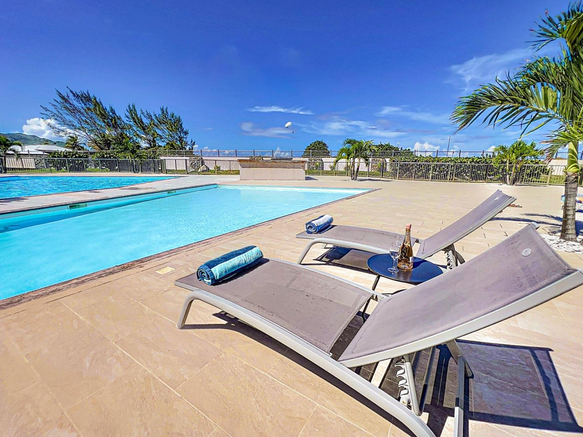 Costa Rose, Front, Pool, *