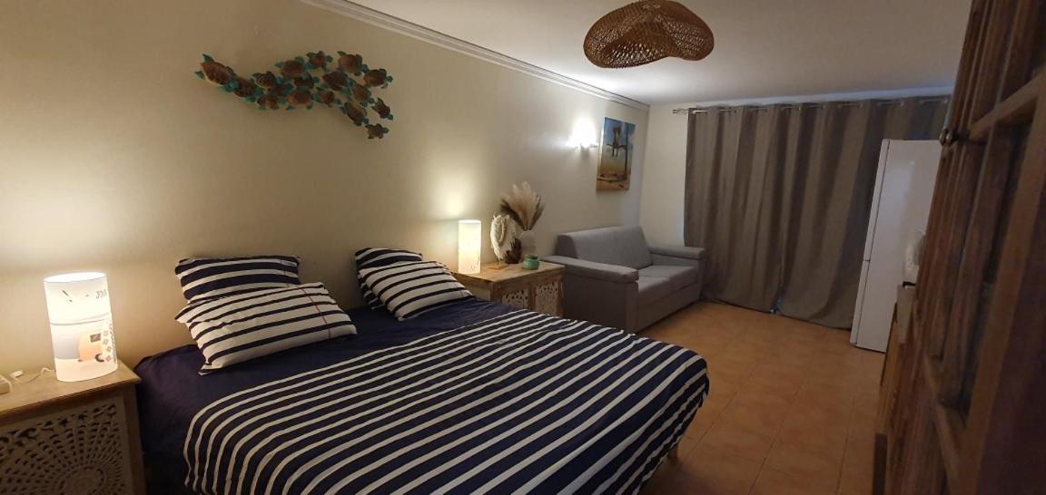 Martial Tropiques: Beachfront With Sea Views In Ste Anne *