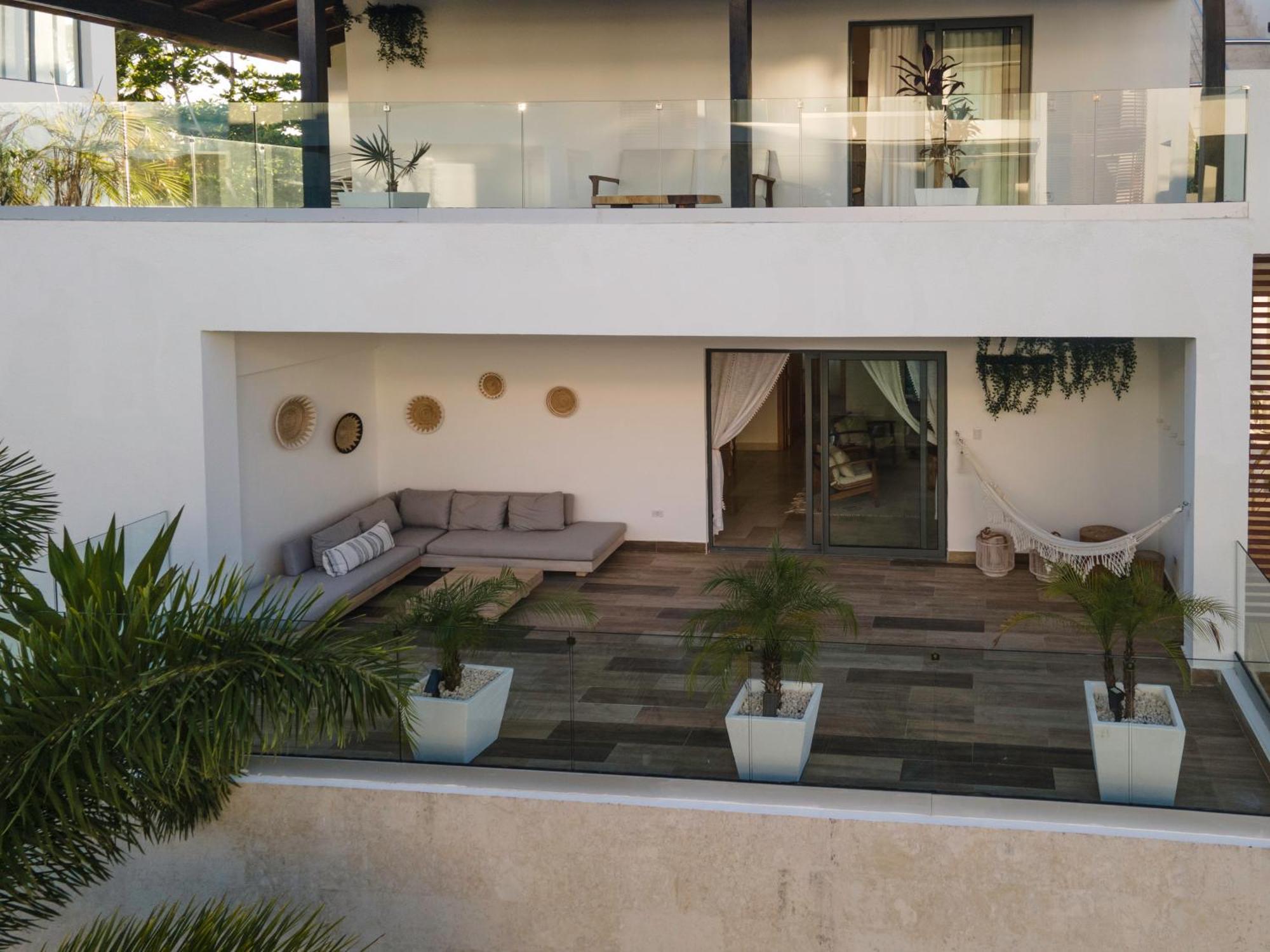 New Beachfront Penthouse Punta Popy *