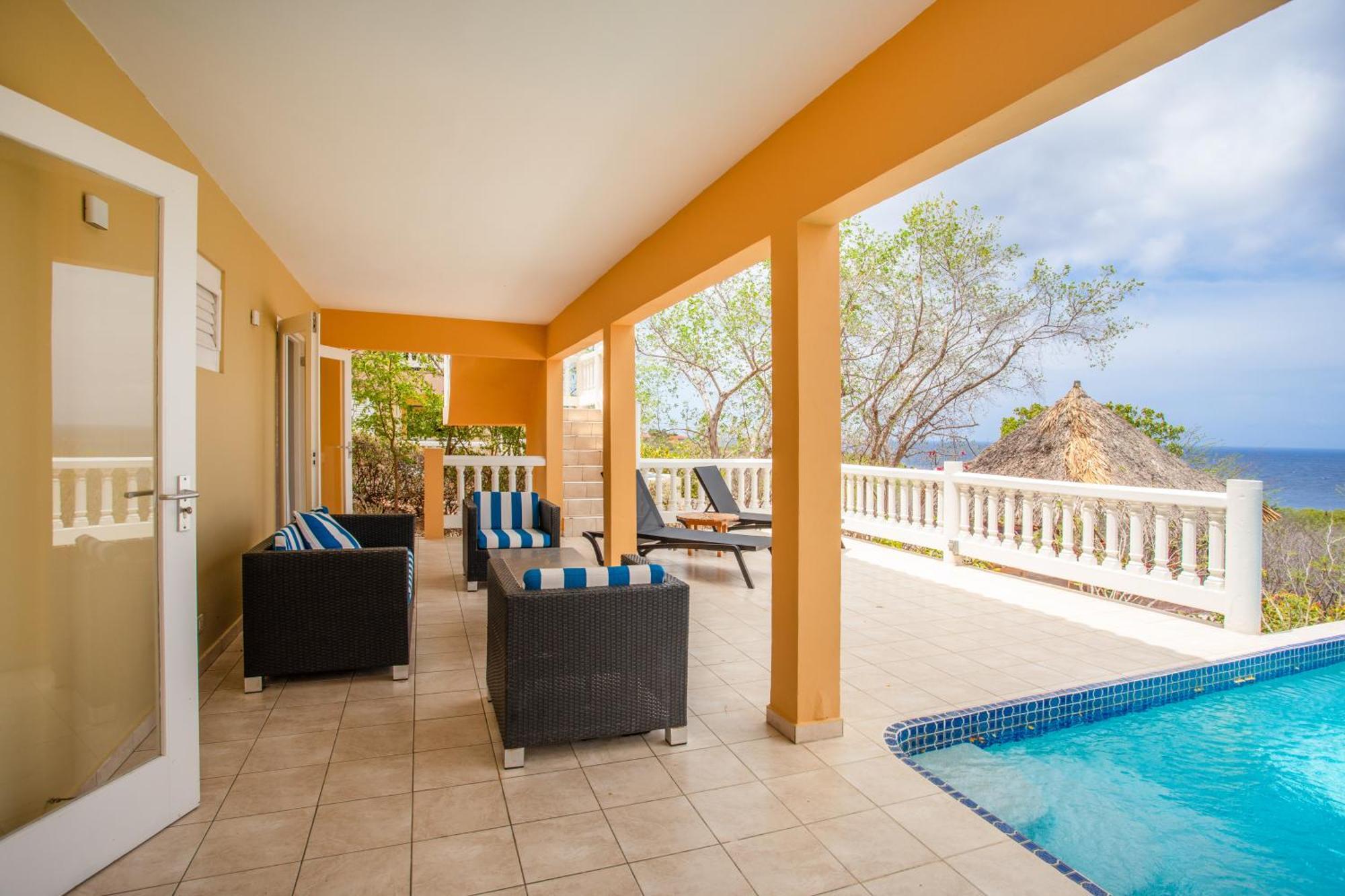 Villa Gran Veranda With Private Pool, Coral Estate