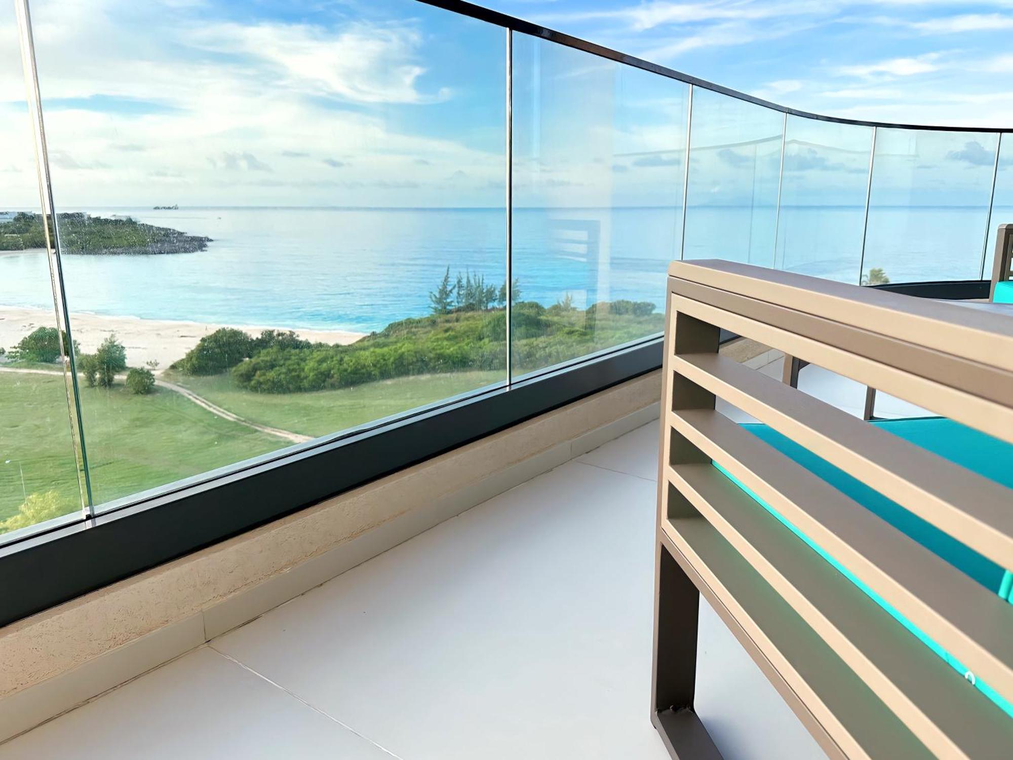 Mullet Bay - Your Luxury Awaits
