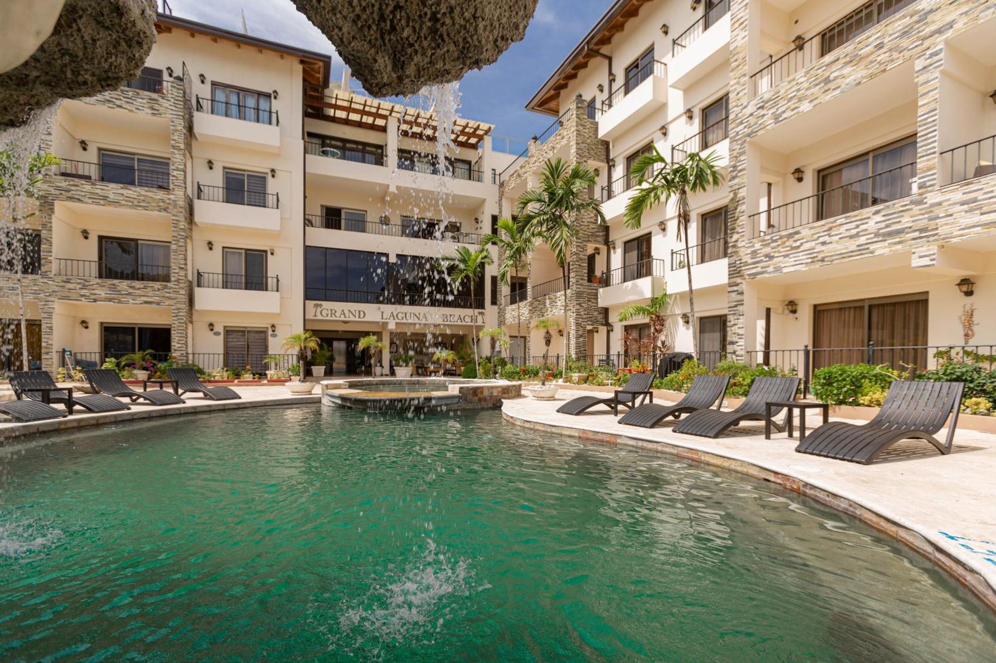 At Grand Laguna By Calisto