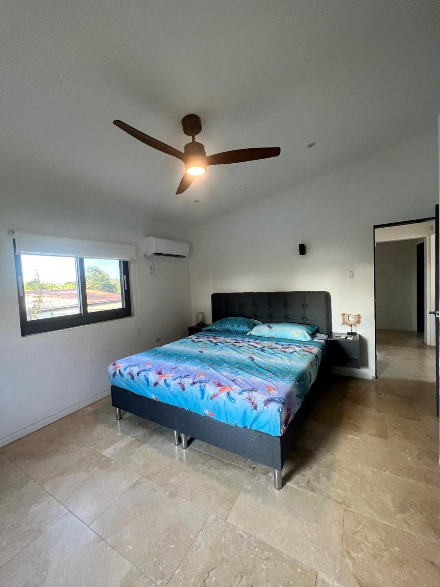 Gobernador Bonaire * Kralendijk (Bonaire)