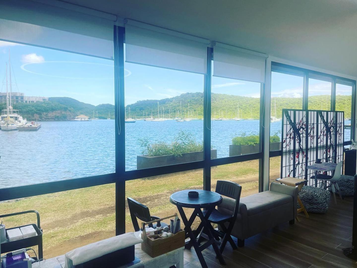 Secret Harbour Boutique And Marina Hotel