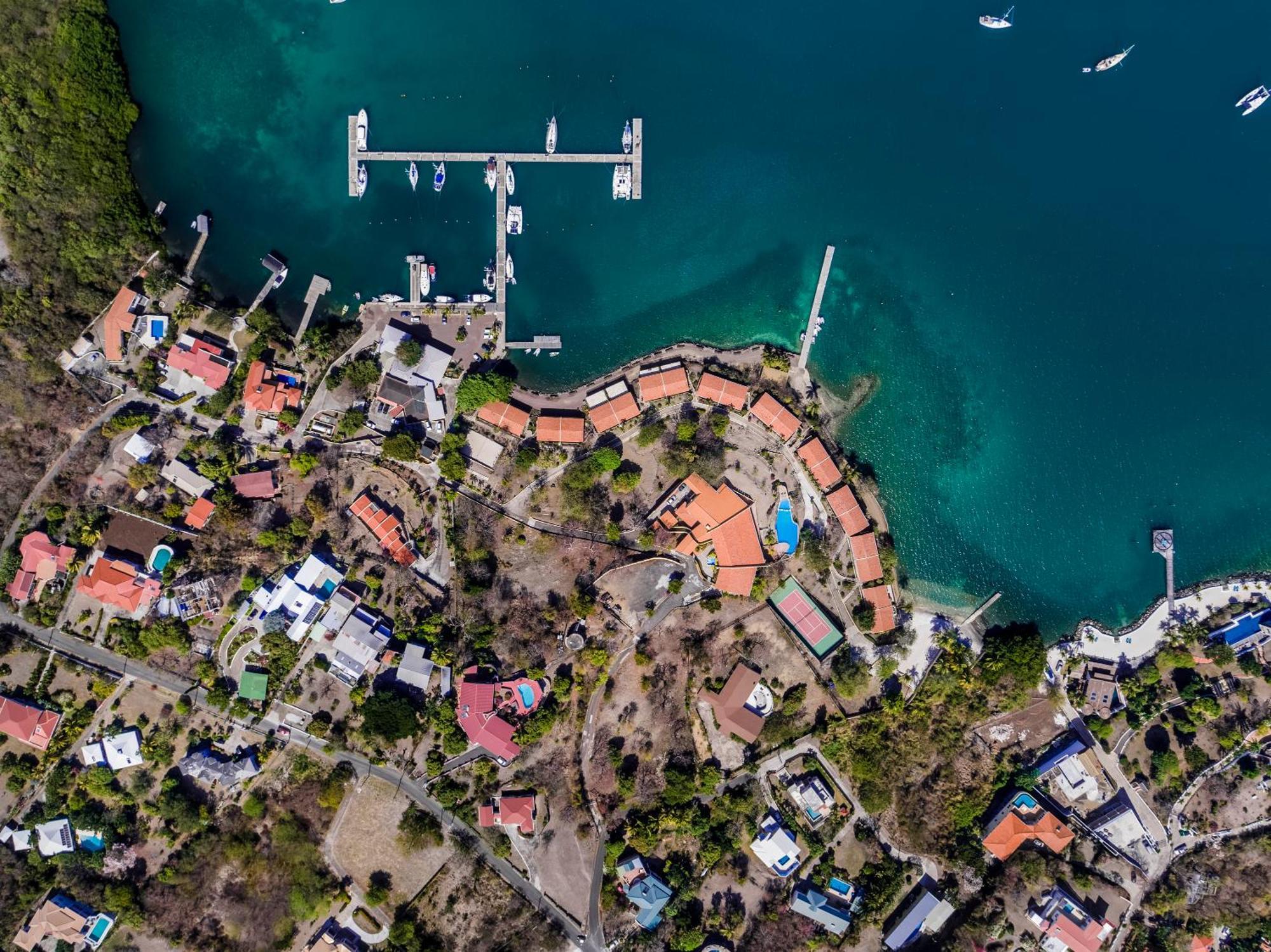 Secret Harbour Boutique And Marina Hotel