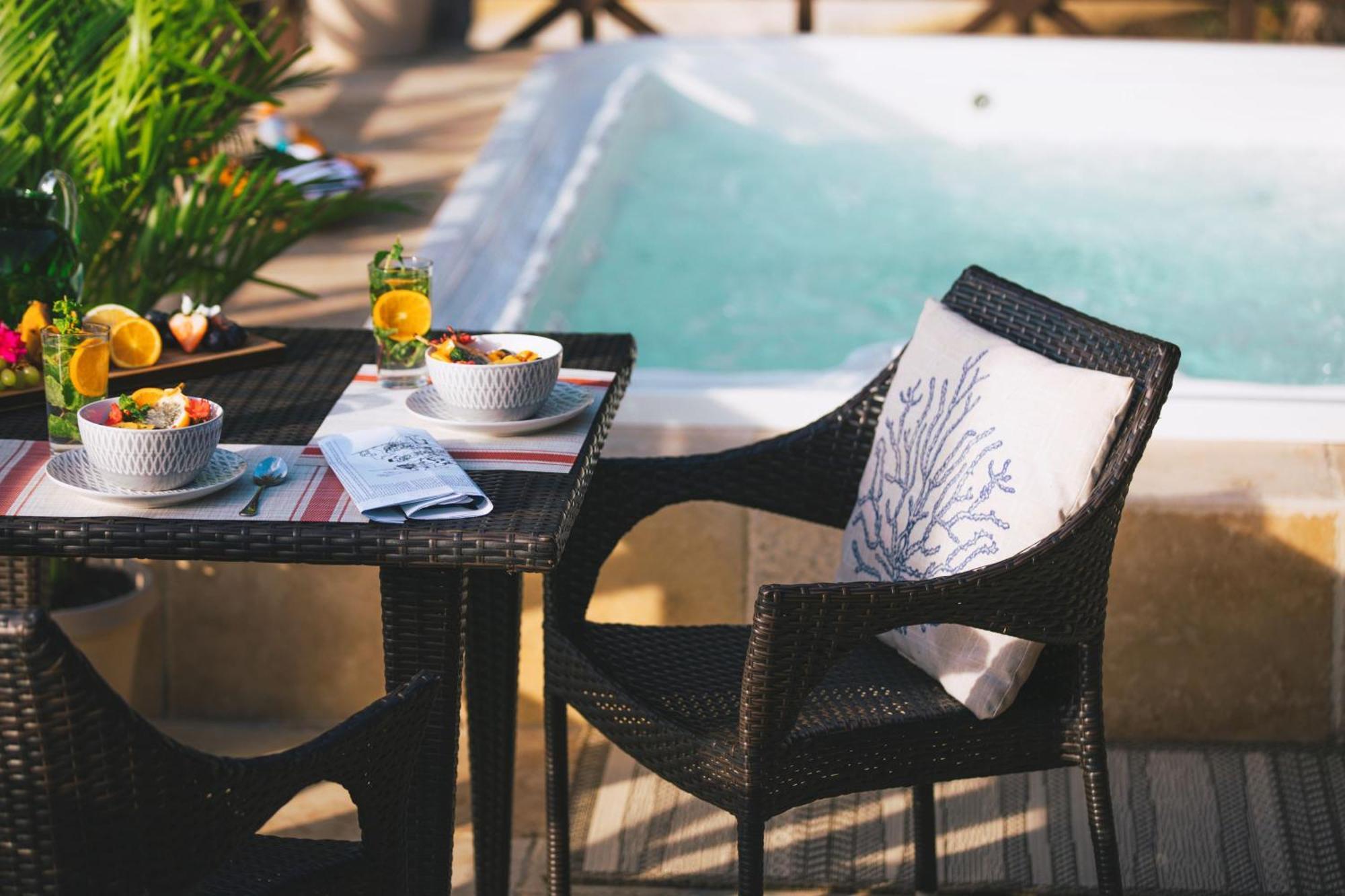 Secret Harbour Boutique And Marina Hotel 4*