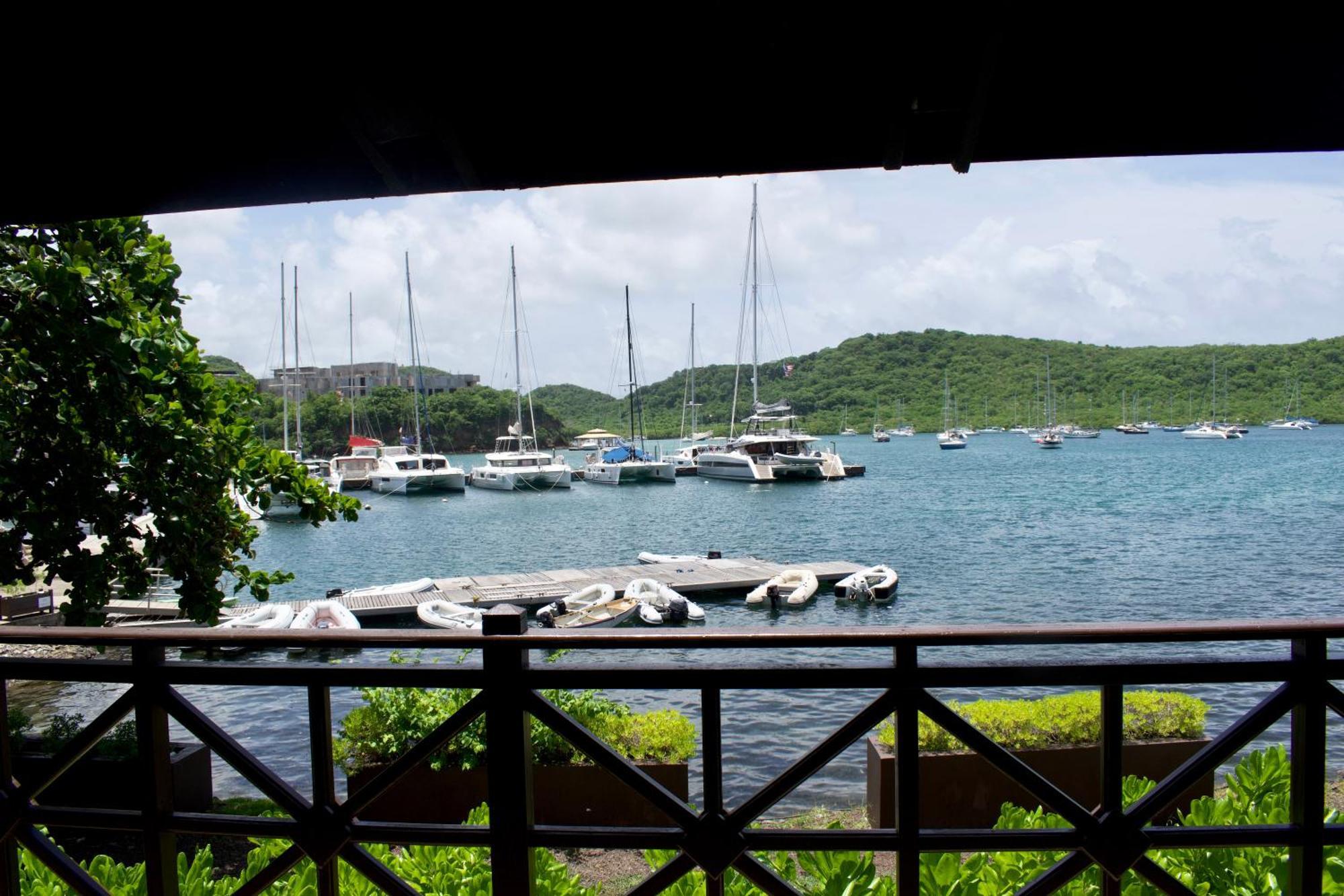 Secret Harbour Boutique And Marina Lance aux Epines