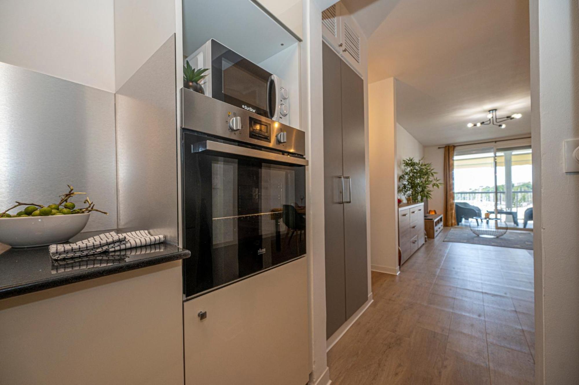 Marina Gardens Apartment *