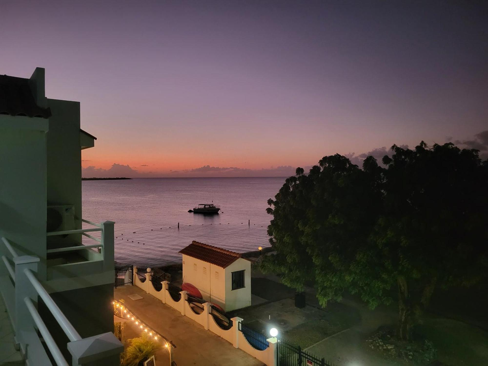 Den Laman - Balloonfish Apartamento Playa