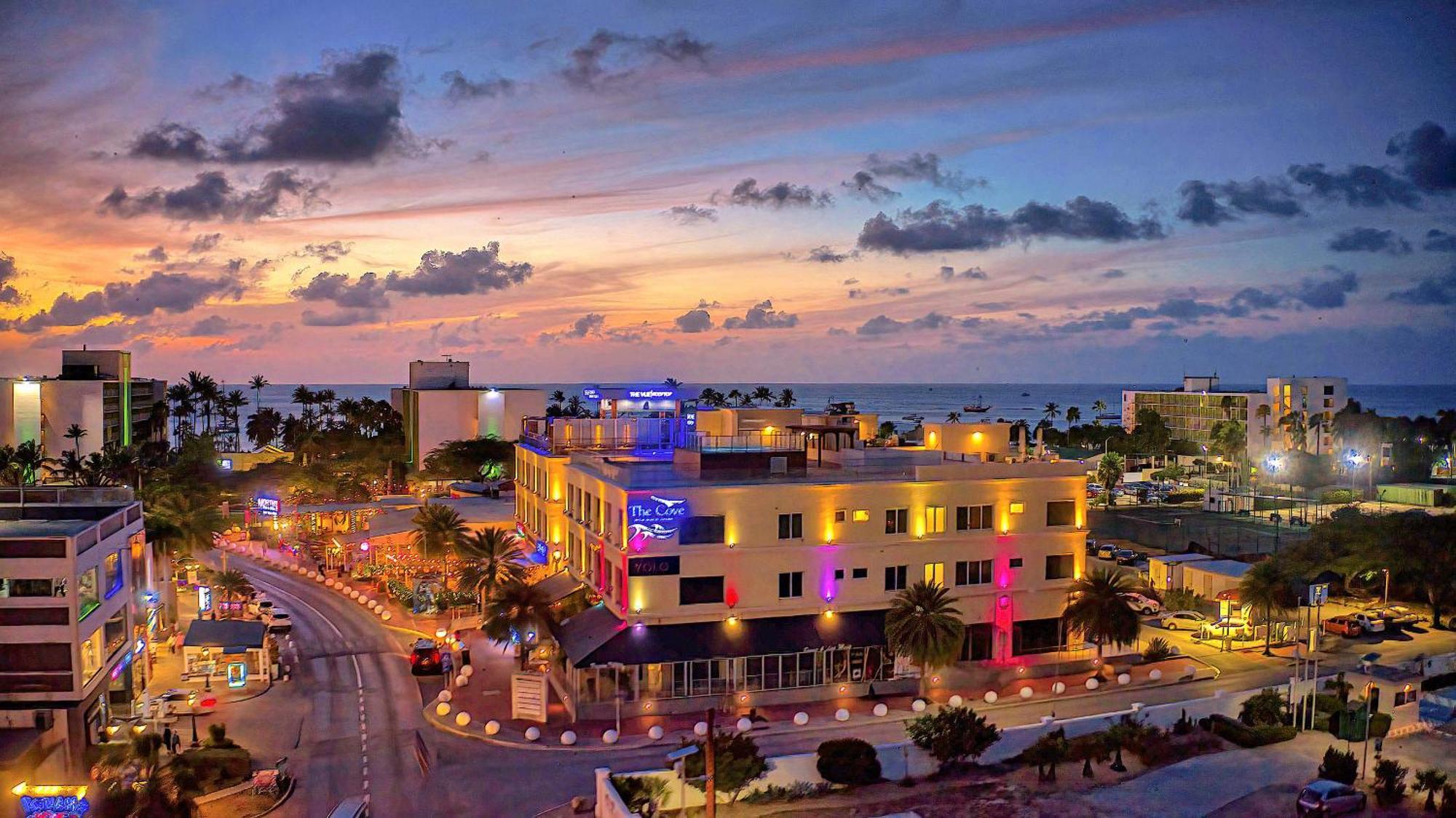 Aparthotel The Cove - Condo Hotel - Palm Beach Strip Palm Beach