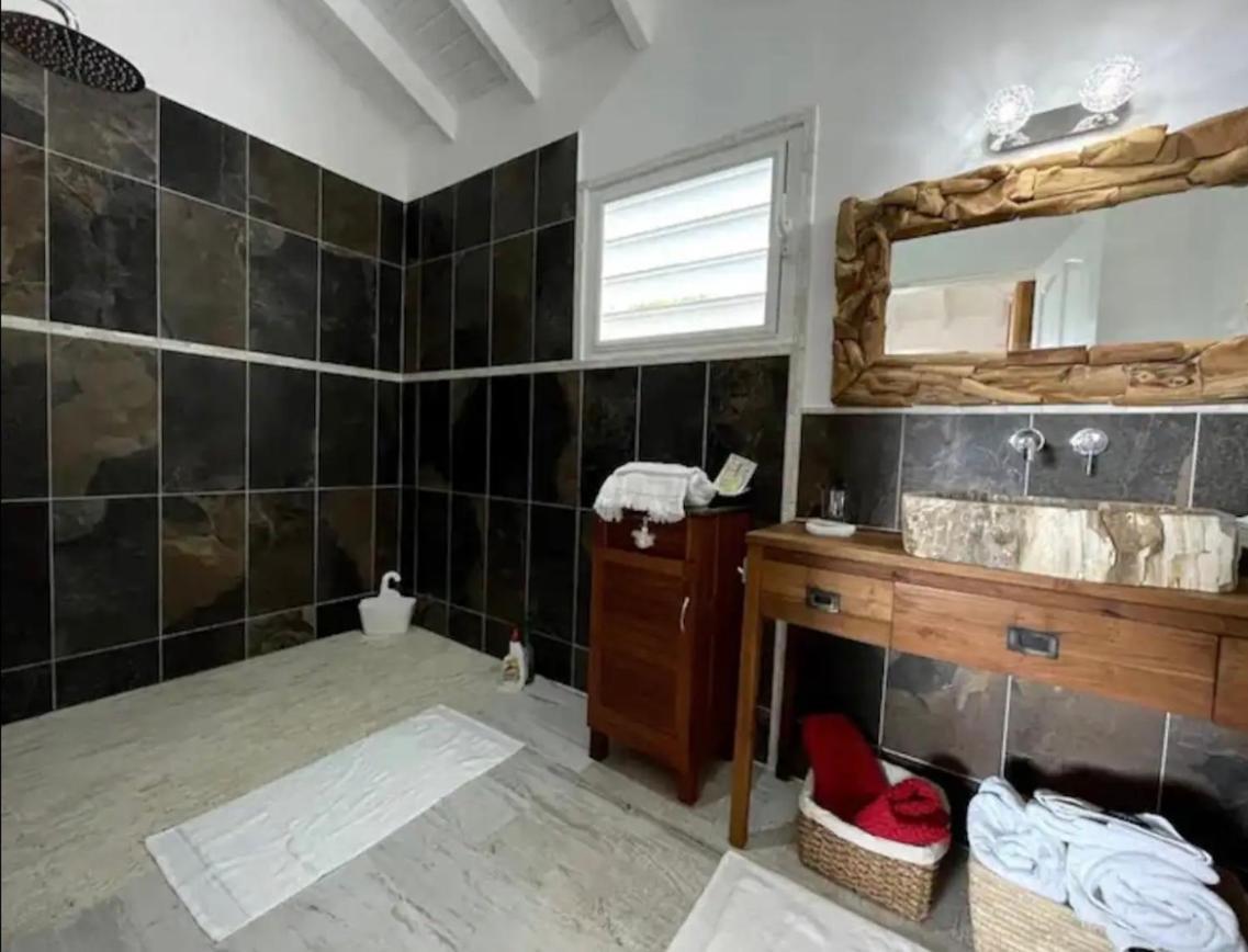 Maison De Camille * Baie Nettle